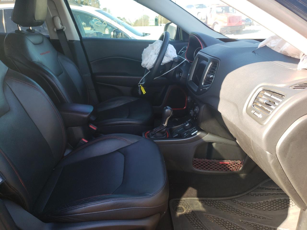 Photo 5 from auction – 2017 JEEP COMPASS TR with VIN 3C4NJDDB4HT631032