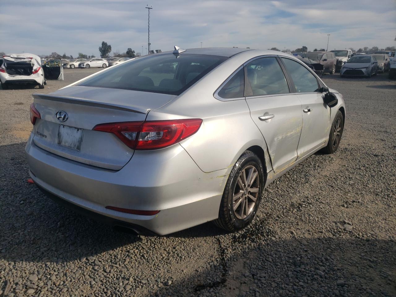 Photo 4 from auction – 2016 HYUNDAI SONATA SE with VIN 5NPE24AF7GH360177