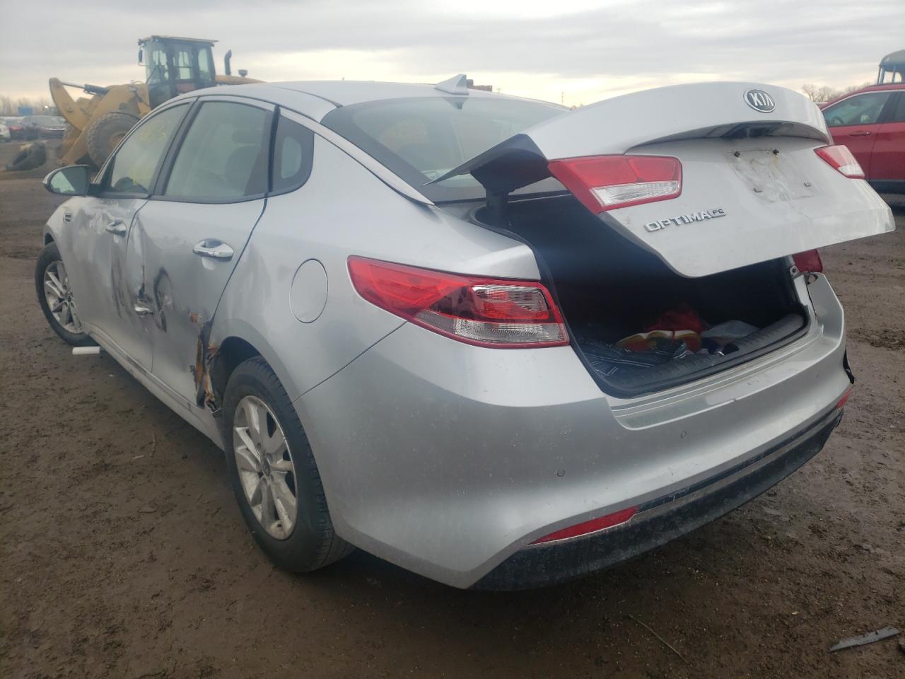 Photo 3 from auction – 2018 KIA OPTIMA LX with VIN 5XXGT4L32JG208092