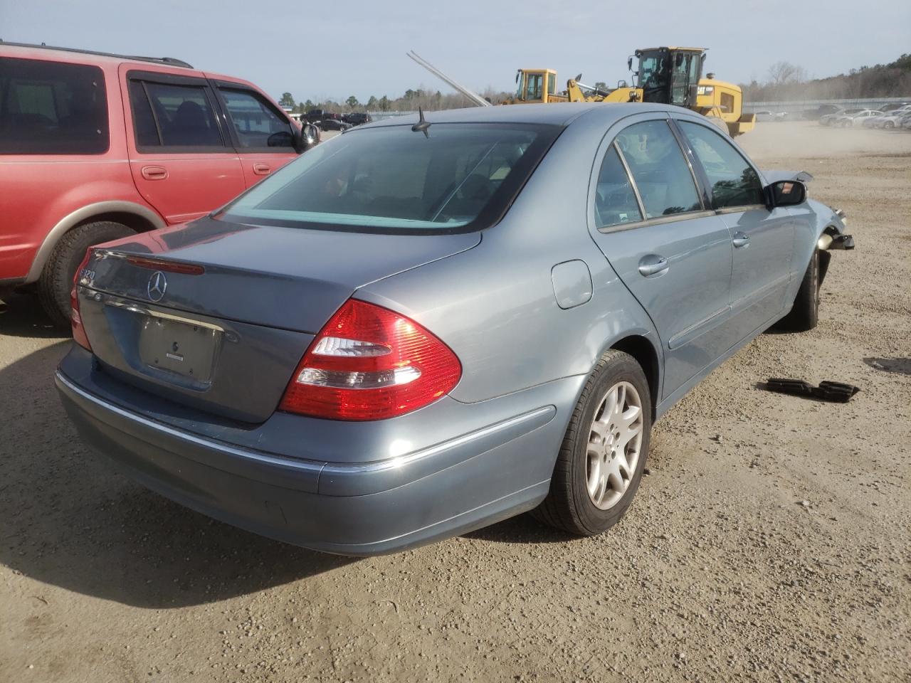 Photo 4 from auction – 2005 MERCEDES-BENZ E 320 with VIN WDBUF65J25A626427