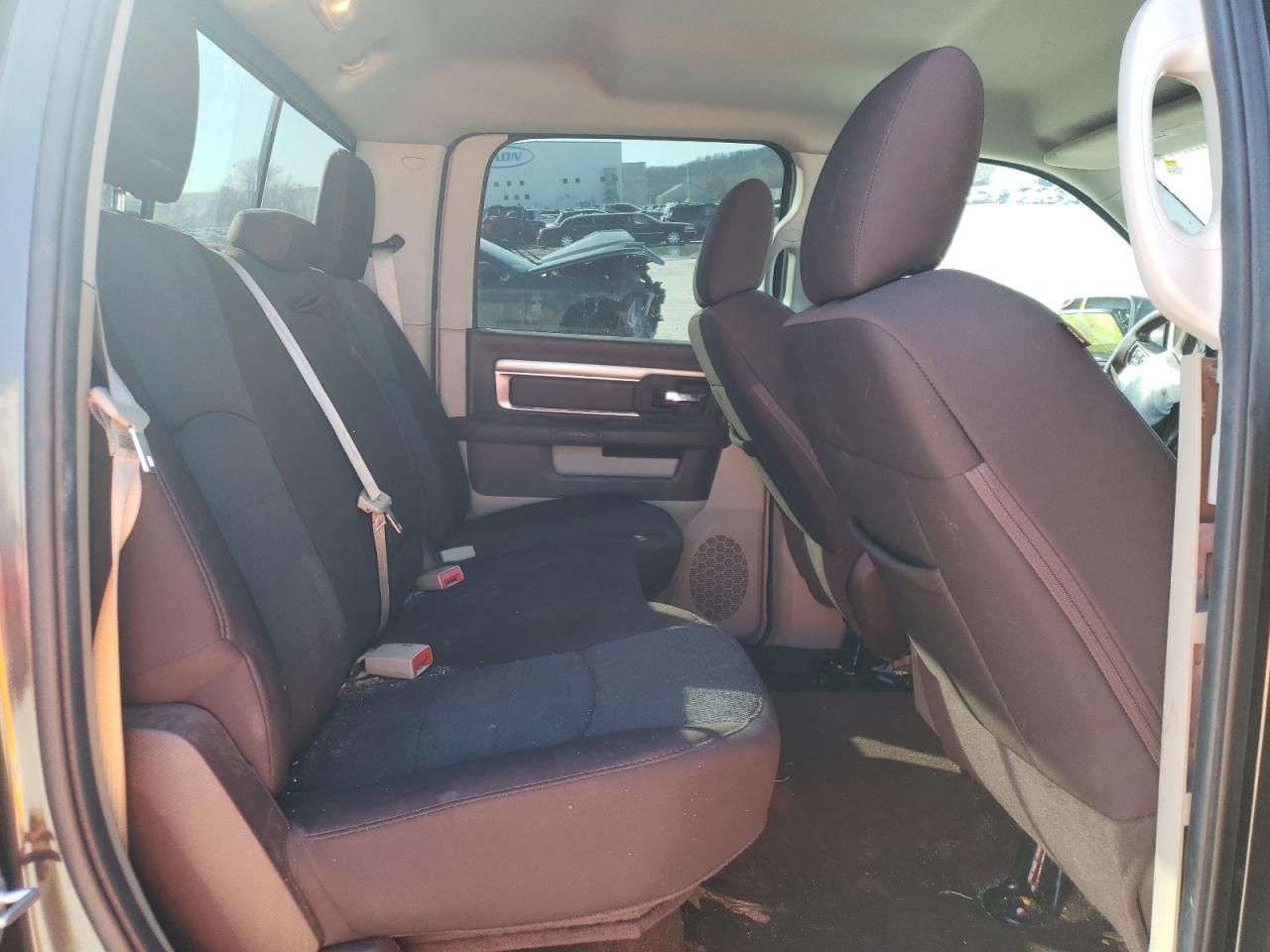 Photo 6 from auction – 2016 RAM 1500 SLT with VIN 1C6RR6LGXGS319730