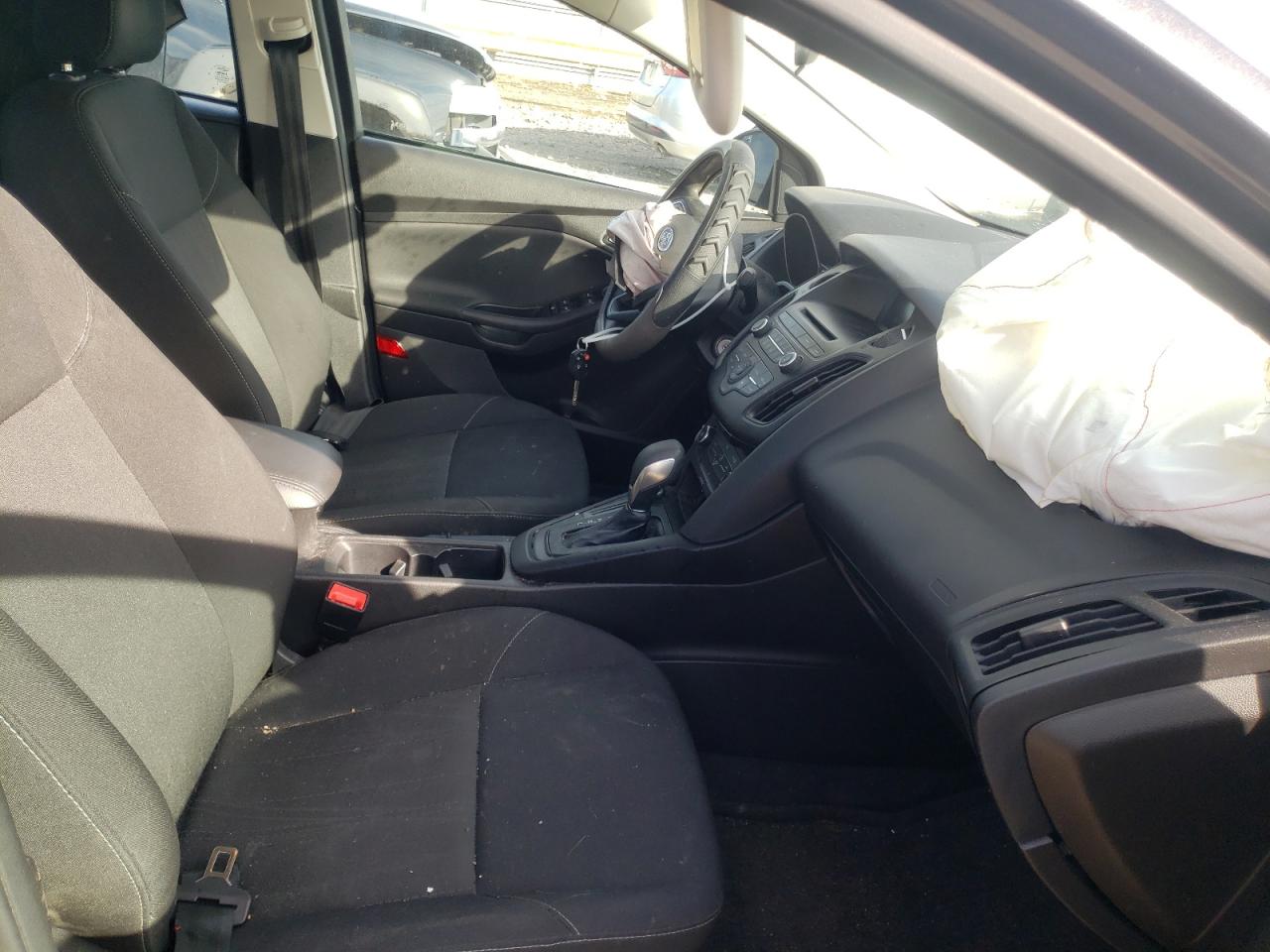Photo 5 from auction – 2017 FORD FOCUS SE with VIN 1FADP3F21HL201705