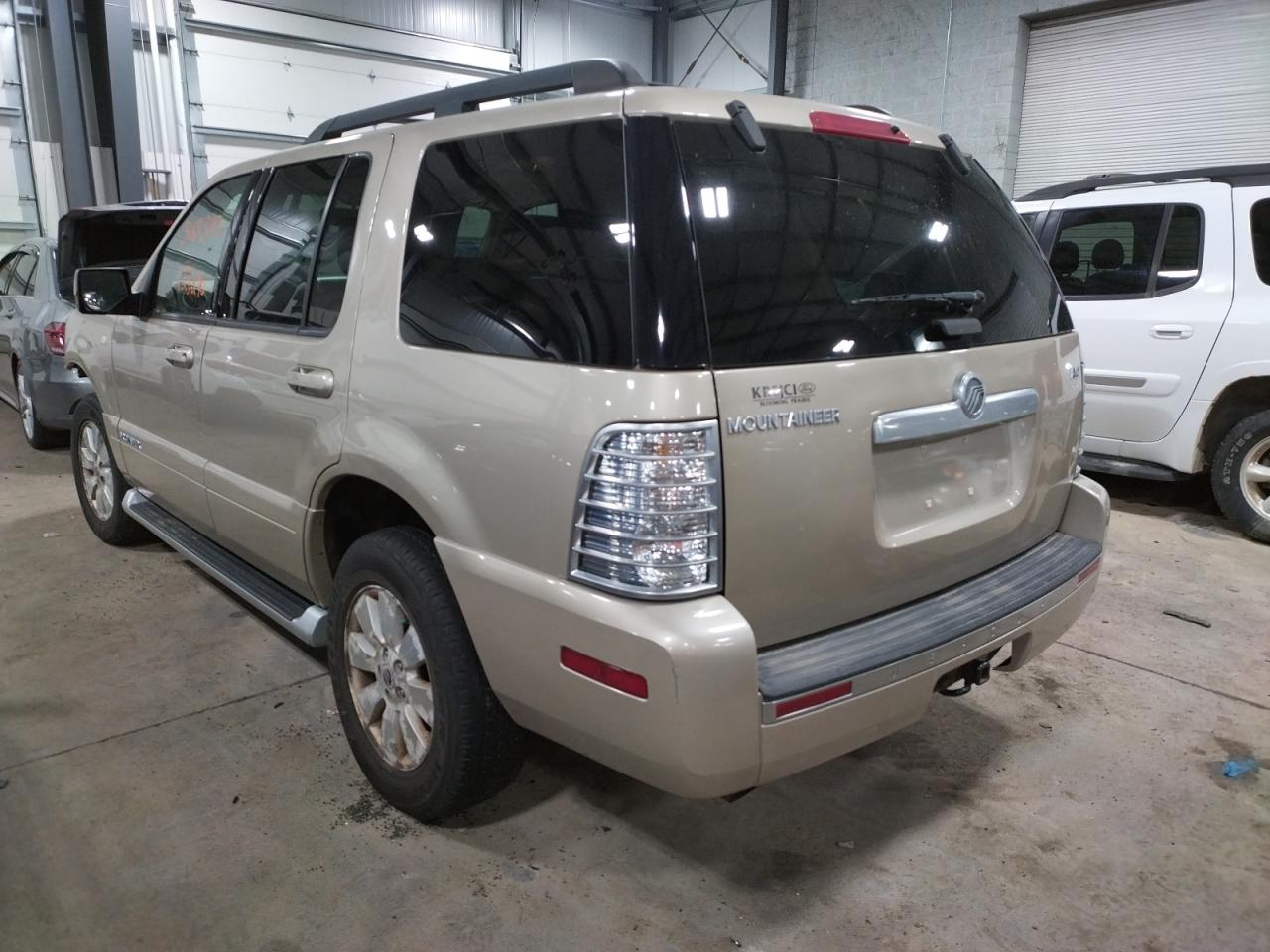 Photo 3 from auction – 2007 MERCURY MOUNTAINEE with VIN 4M2EU47E67UJ20076