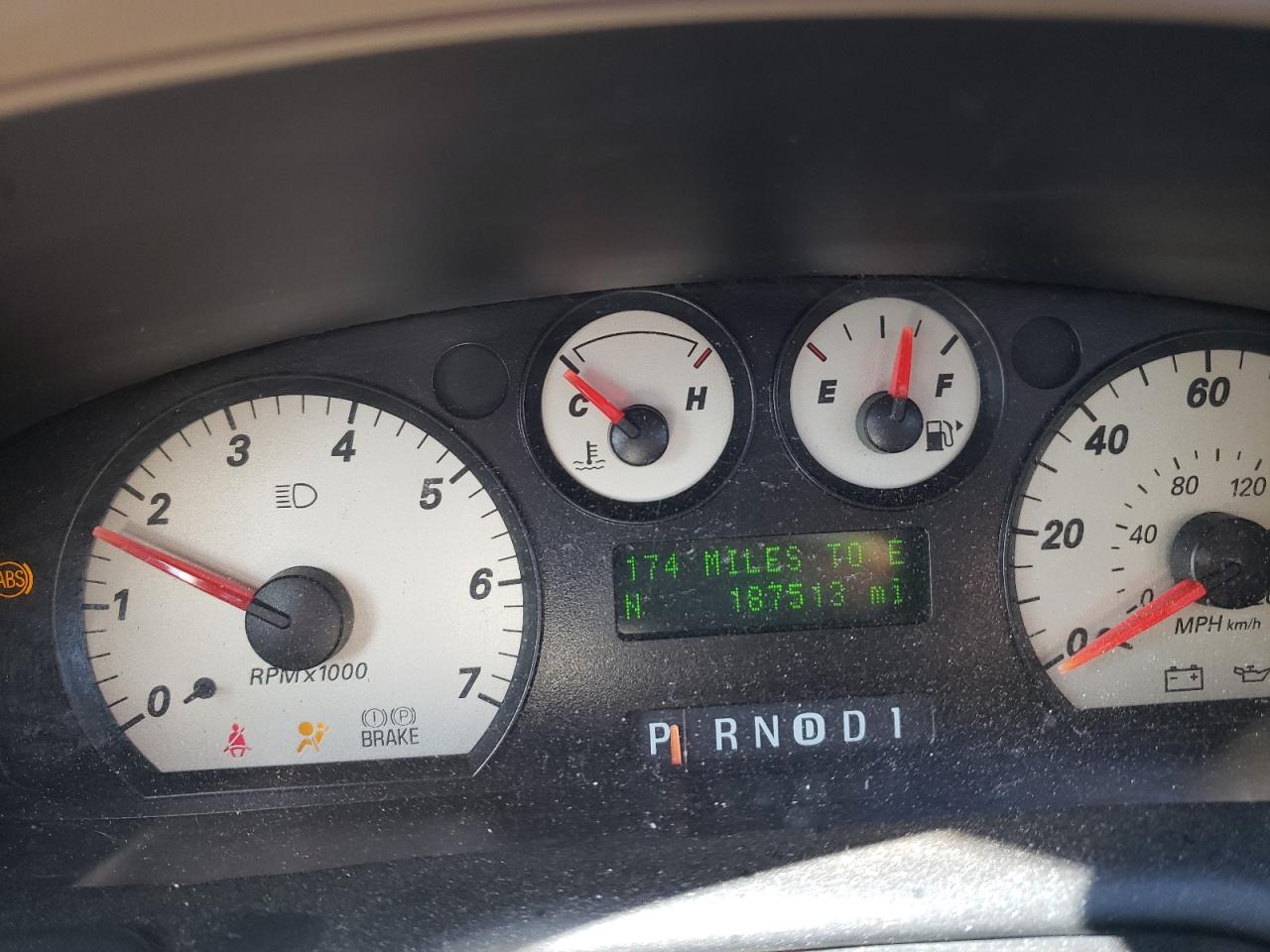 Photo 8 from auction – 2006 FORD TAURUS SEL with VIN 1FAFP56U76A155585