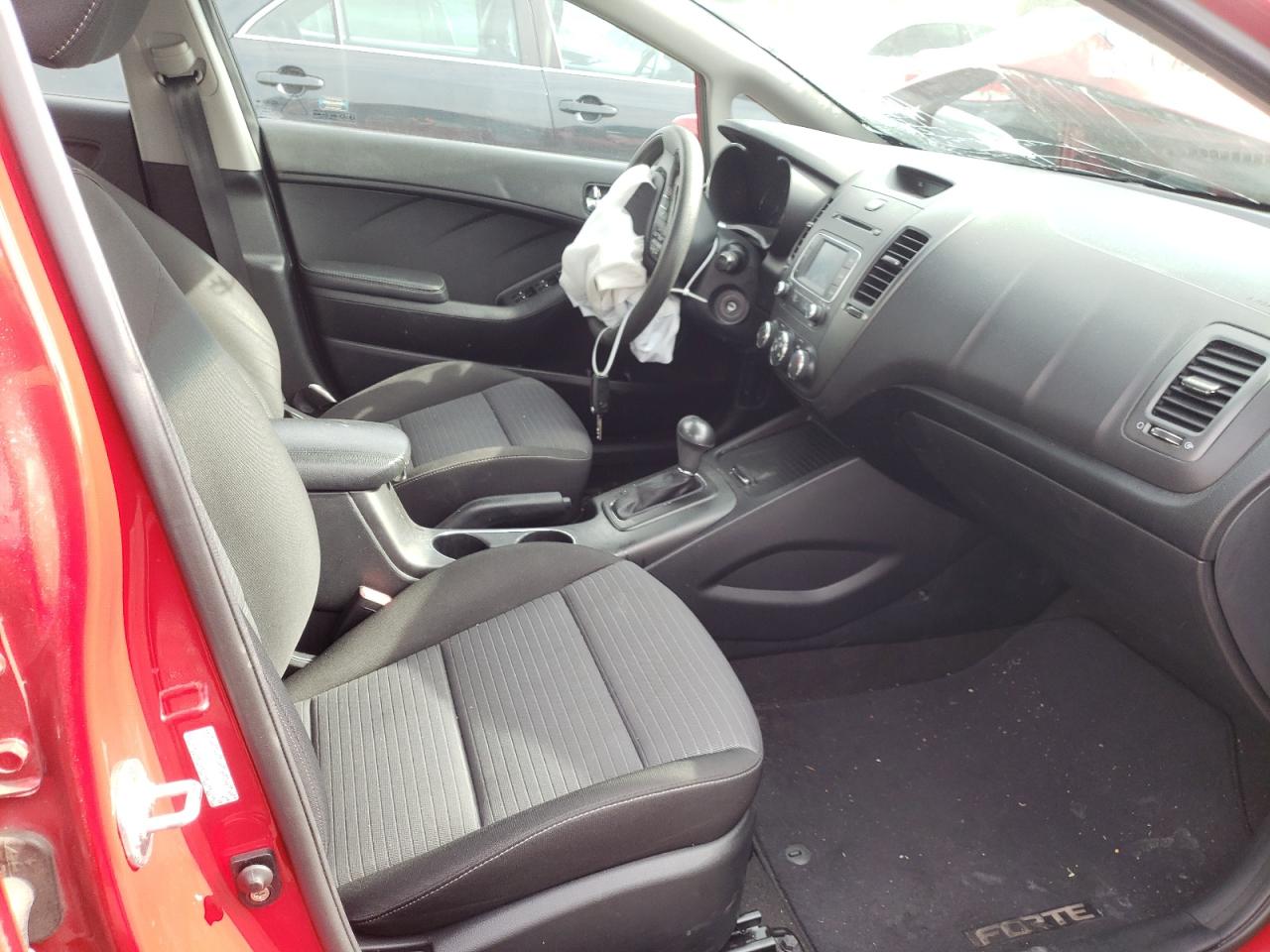 Photo 5 from auction – 2016 KIA FORTE LX with VIN KNAFX4A69G5601725