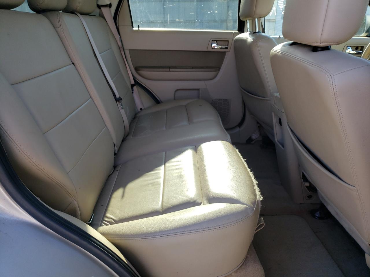 Photo 6 from auction – 2011 FORD ESCAPE LIM with VIN 1FMCU0E72BKC60569