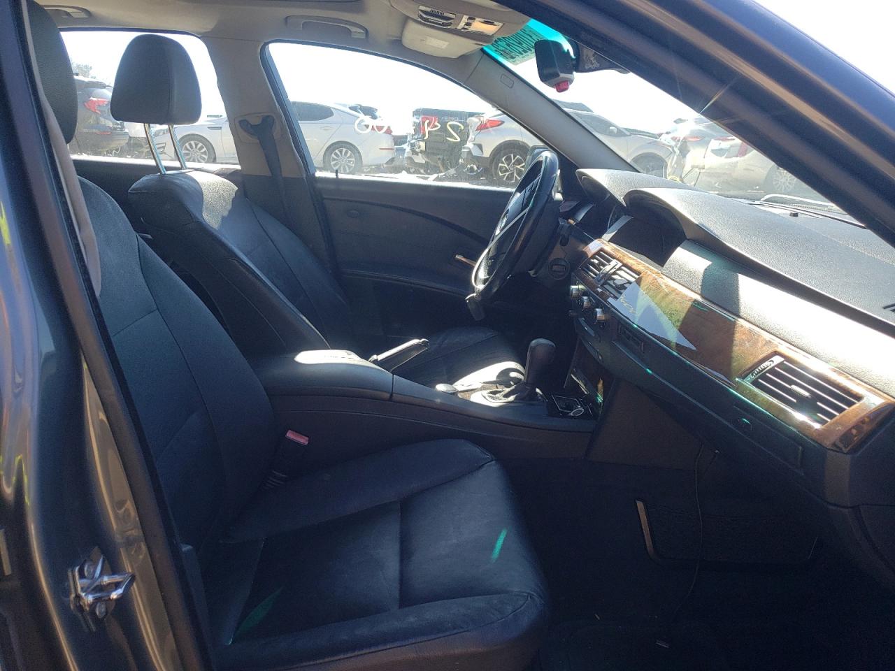 Photo 5 from auction – 2007 BMW 525 I with VIN WBANE53517CW68875