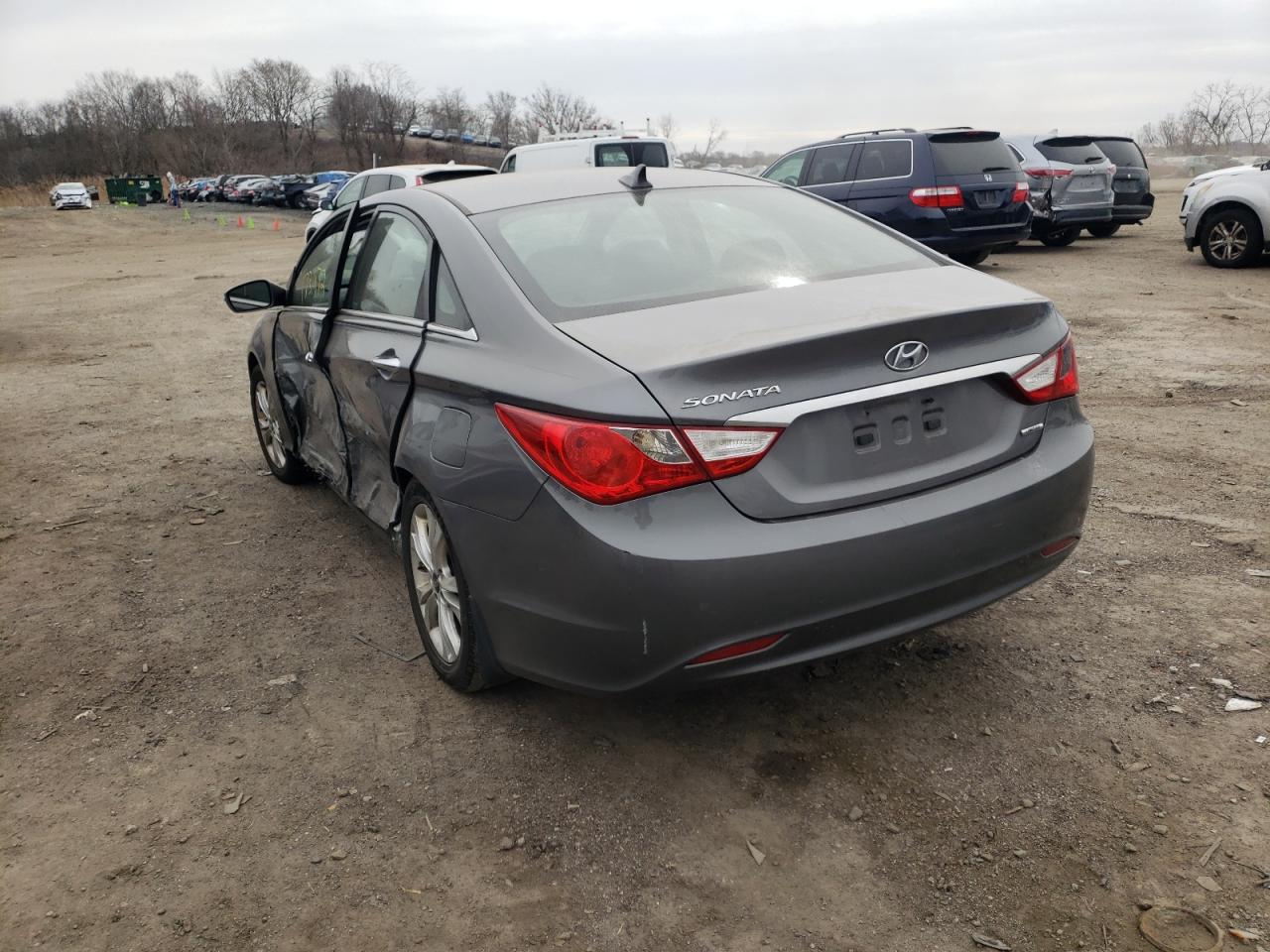 Photo 3 from auction – 2011 HYUNDAI SONATA SE with VIN 5NPEC4AC7BH135723