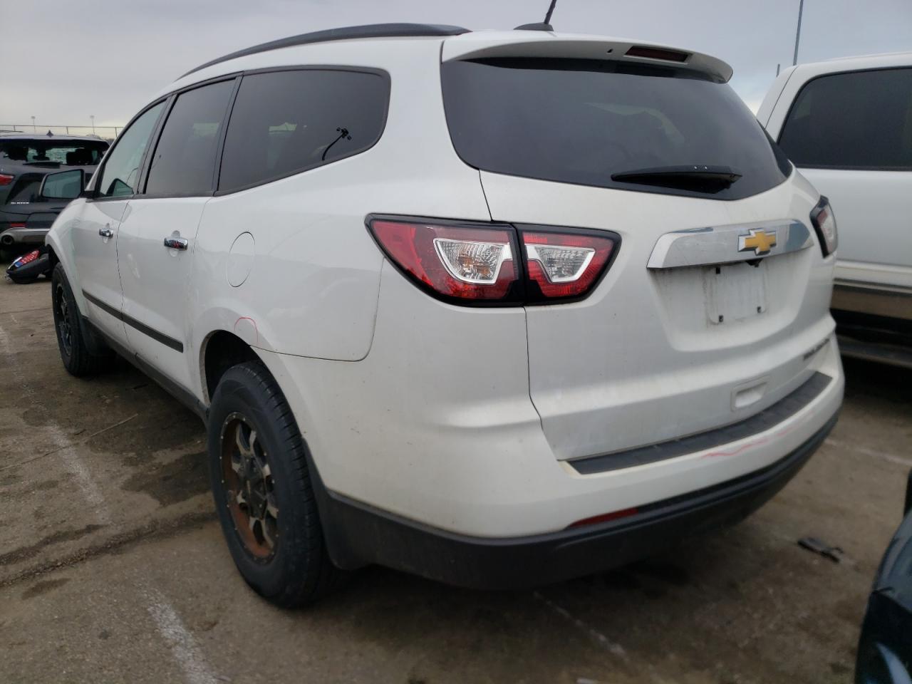 Photo 3 from auction – 2016 CHEVROLET TRAVERSE L with VIN 1GNKRFED1GJ299992