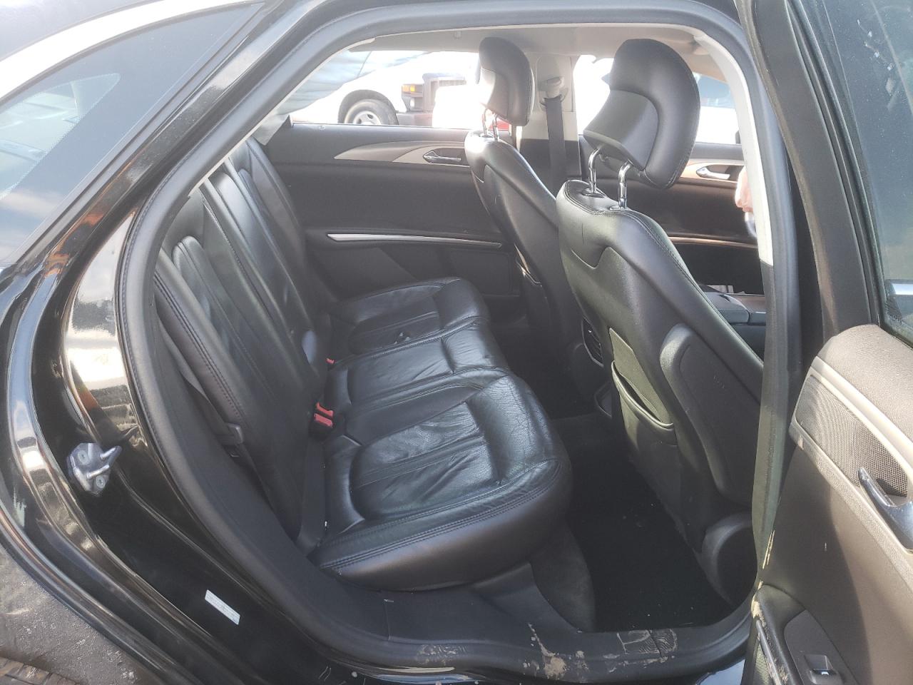 Photo 6 from auction – 2013 LINCOLN MKZ with VIN 3LN6L2G9XDR818984