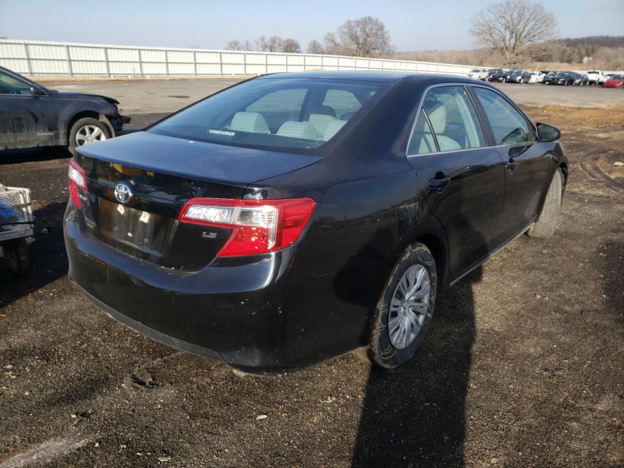 Photo 4 from auction – 2014 TOYOTA CAMRY L with VIN 4T4BF1FK8ER419060