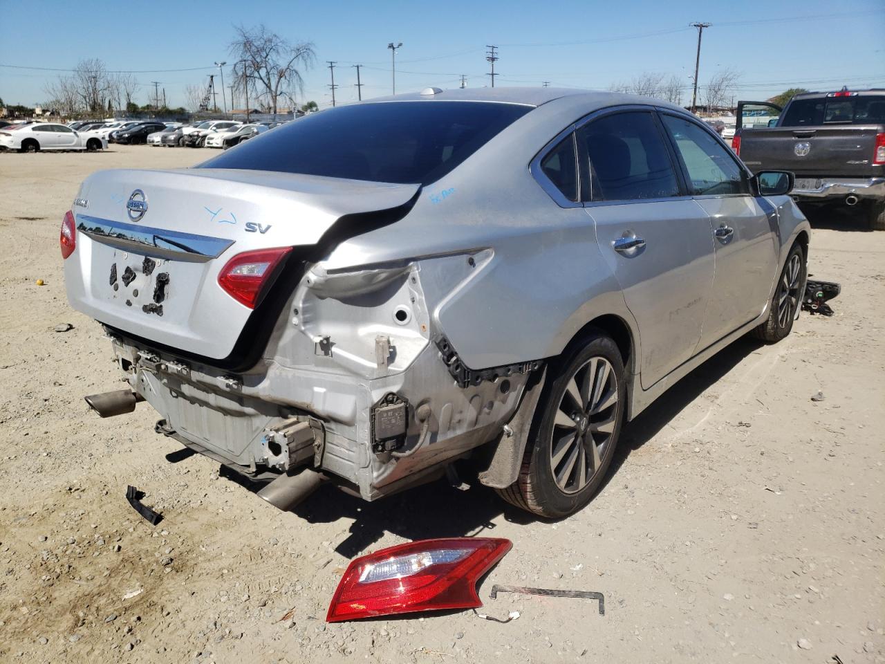 Photo 4 from auction – 2017 NISSAN ALTIMA 2.5 with VIN 1N4AL3AP7HC223189