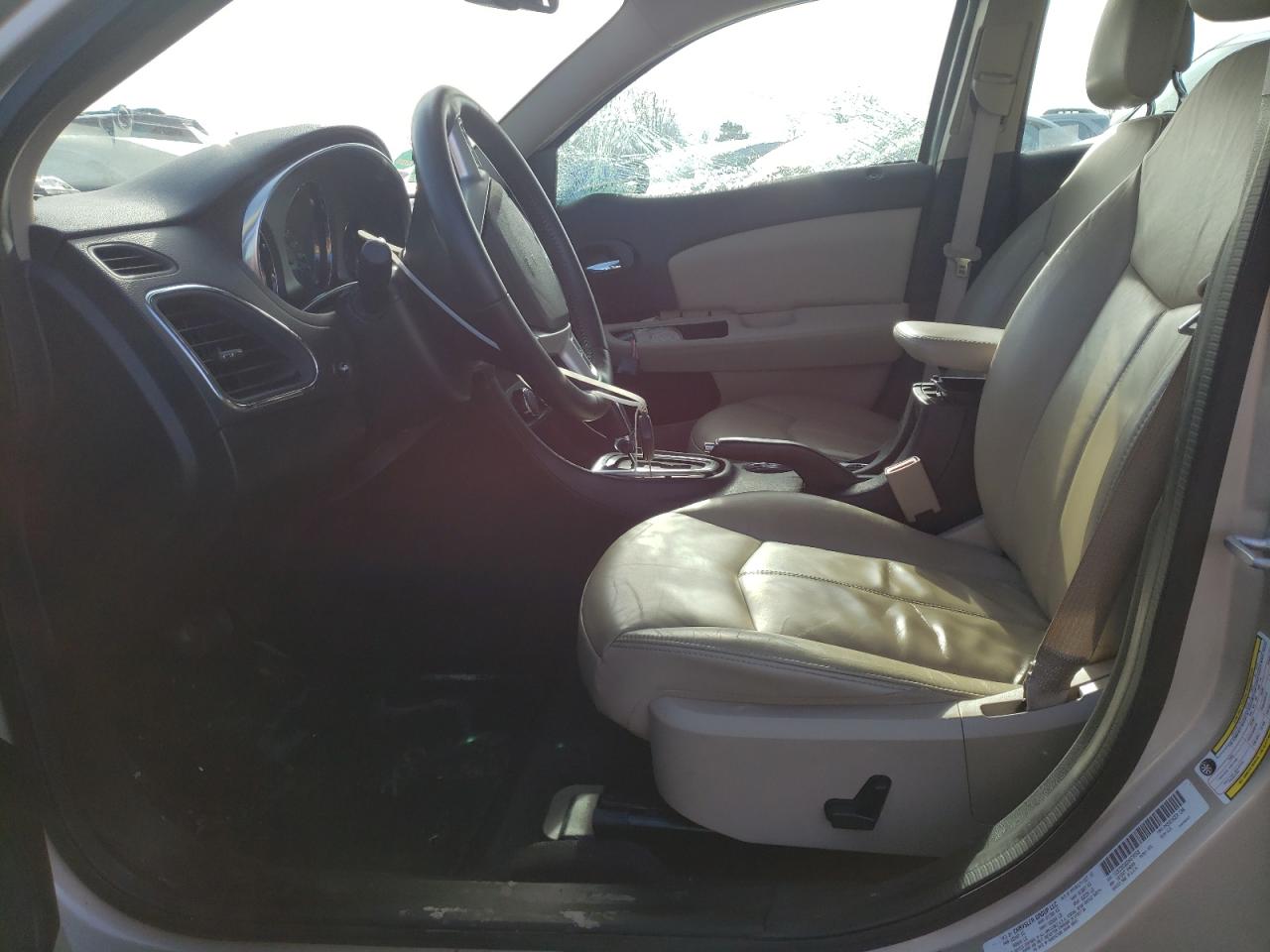 Photo 5 from auction – 2013 CHRYSLER 200 LIMITE with VIN 1C3CCBCG6DN578559