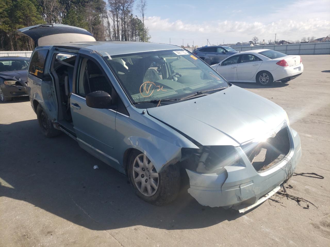Photo 1 from auction – 2009 CHRYSLER TOWN & COU with VIN 2A8HR44E19R529023
