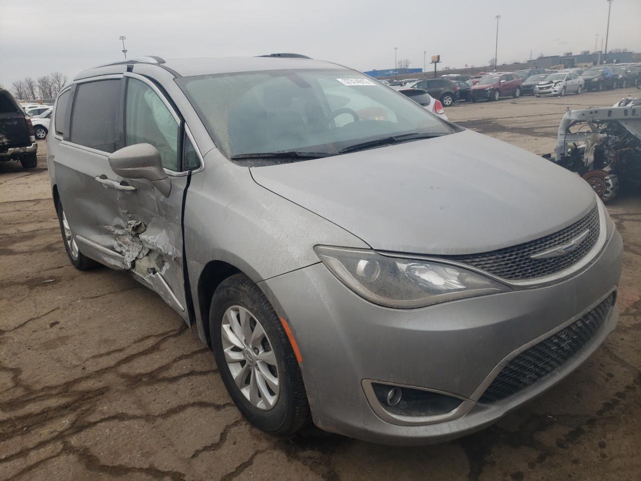 CHRYSLER PACIFICA T 2018 مع رقم تعريف المركبة 2C4RC1BG1JR277276 - صورة من المزاد