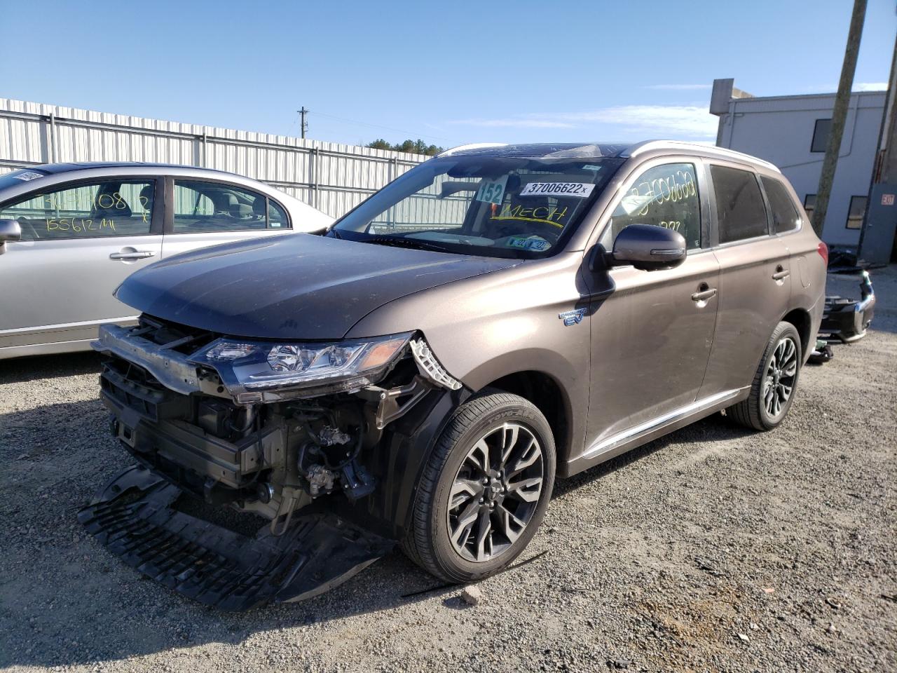 Photo 2 from auction – 2018 MITSUBISHI OUTLANDER with VIN JA4J24A57JZ040437
