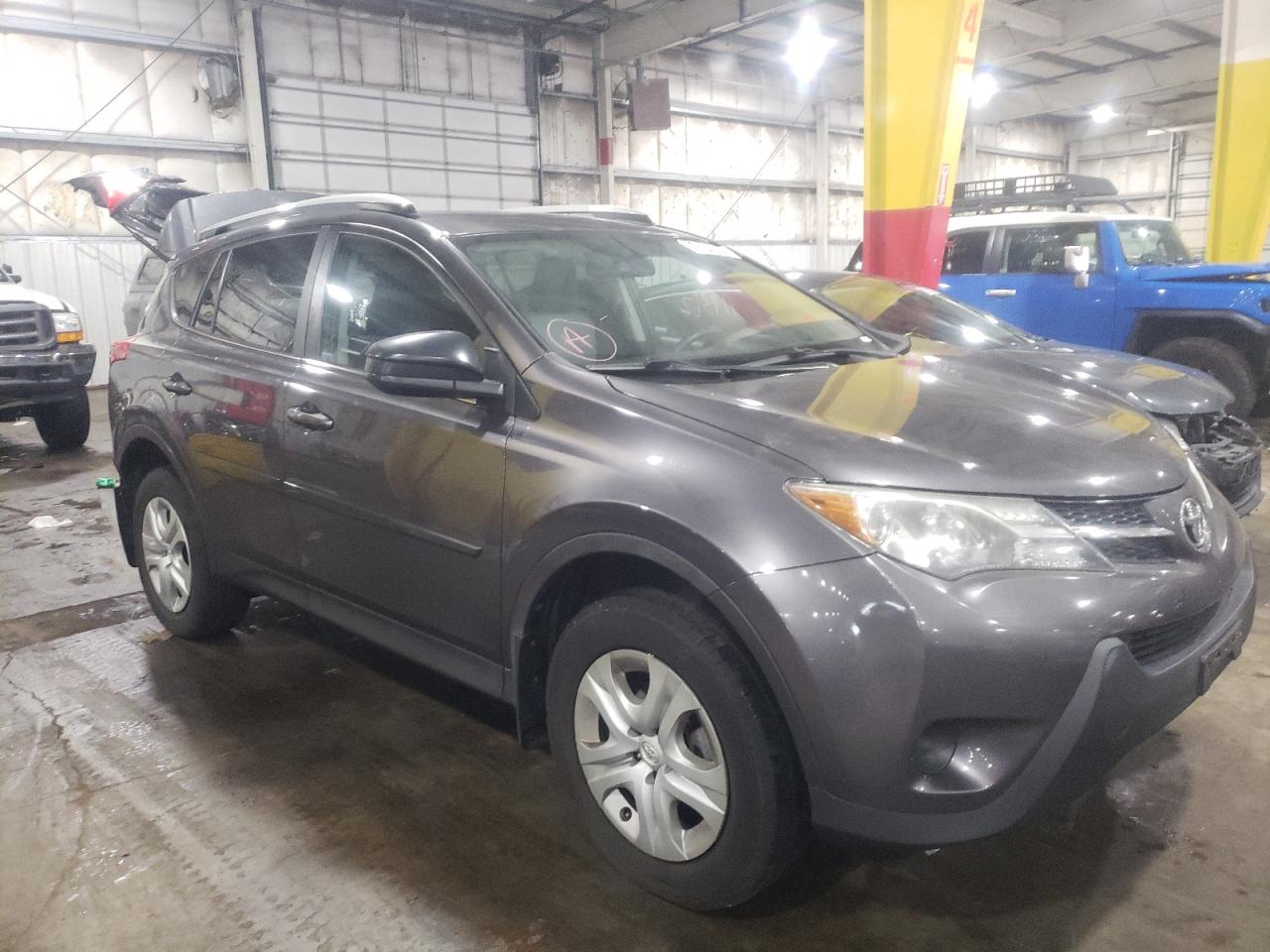 Фото 1 с аукциона – 2014 TOYOTA RAV4 LE с VIN 2T3BFREV2EW139713
