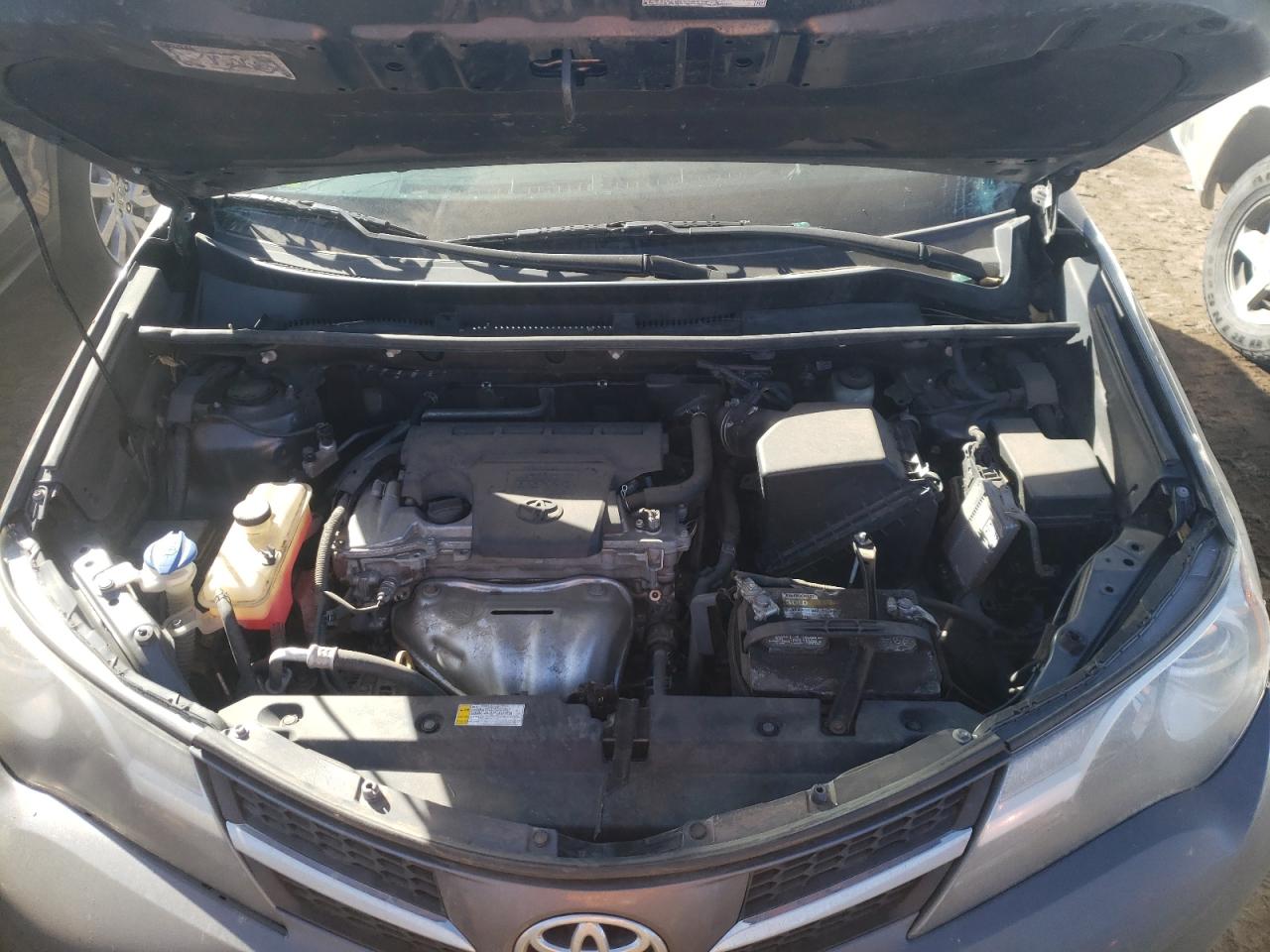 Photo 7 from auction – 2015 TOYOTA RAV4 LE with VIN 2T3BFREV9FW248252