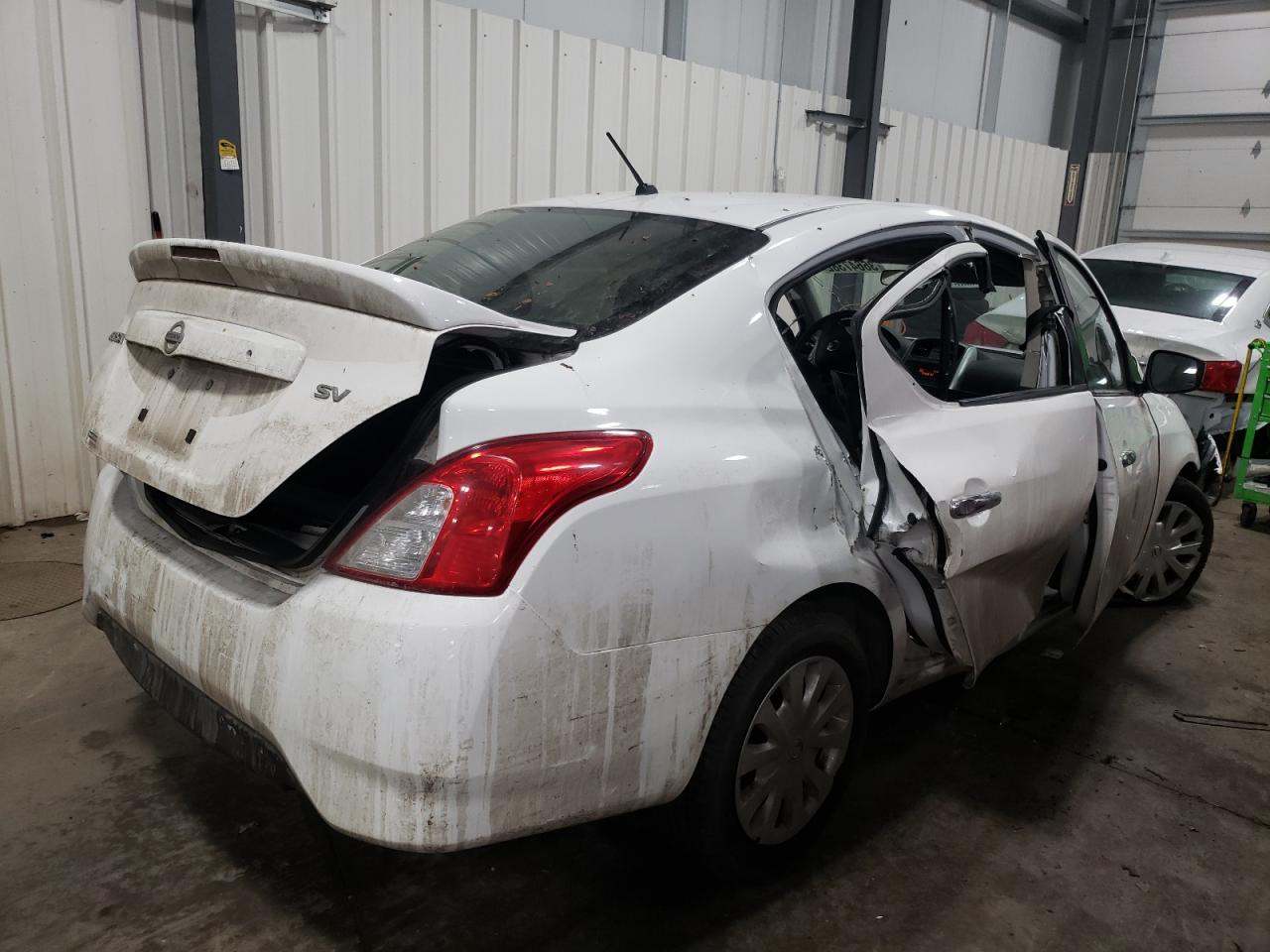 Photo 4 from auction – 2017 NISSAN VERSA S with VIN 3N1CN7AP8HL809993