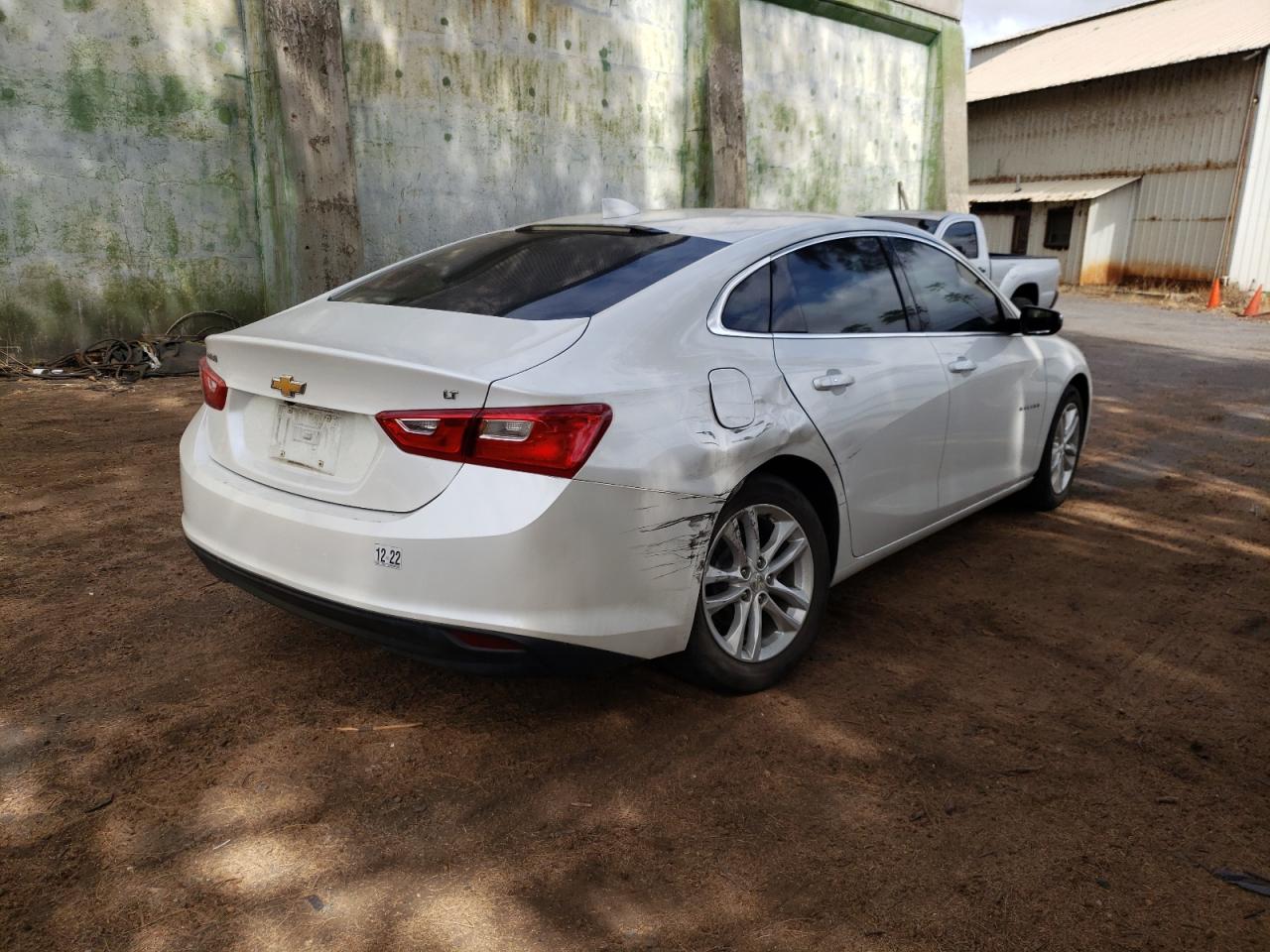 Photo 4 from auction – 2017 CHEVROLET MALIBU LT with VIN 1G1ZE5ST7HF187638