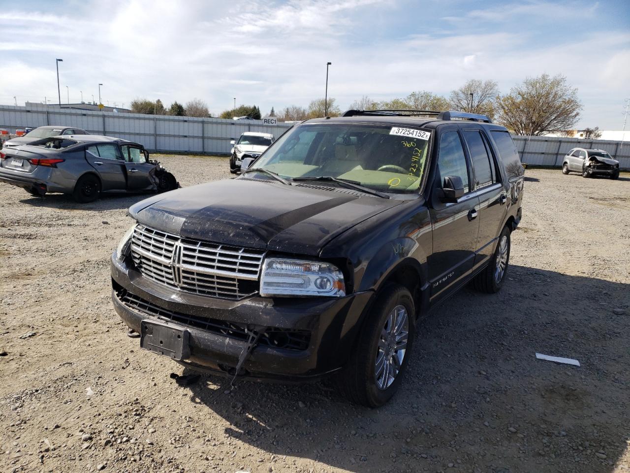 Photo 2 from auction – 2008 LINCOLN NAVIGATOR with VIN 5LMFU28588LJ01798
