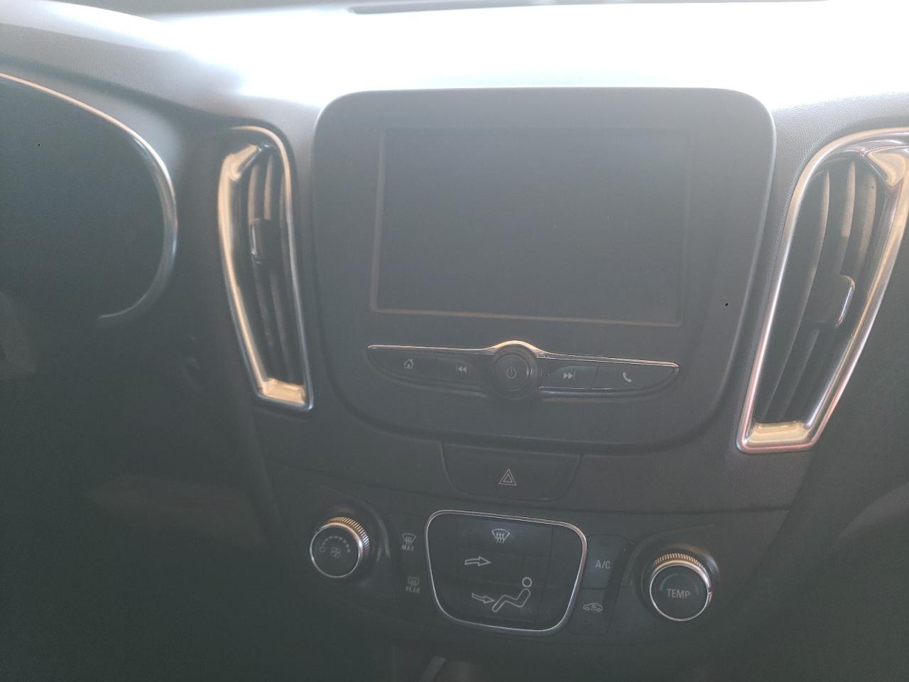 Photo 9 from auction – 2018 CHEVROLET MALIBU LT with VIN 1G1ZD5ST4JF206249