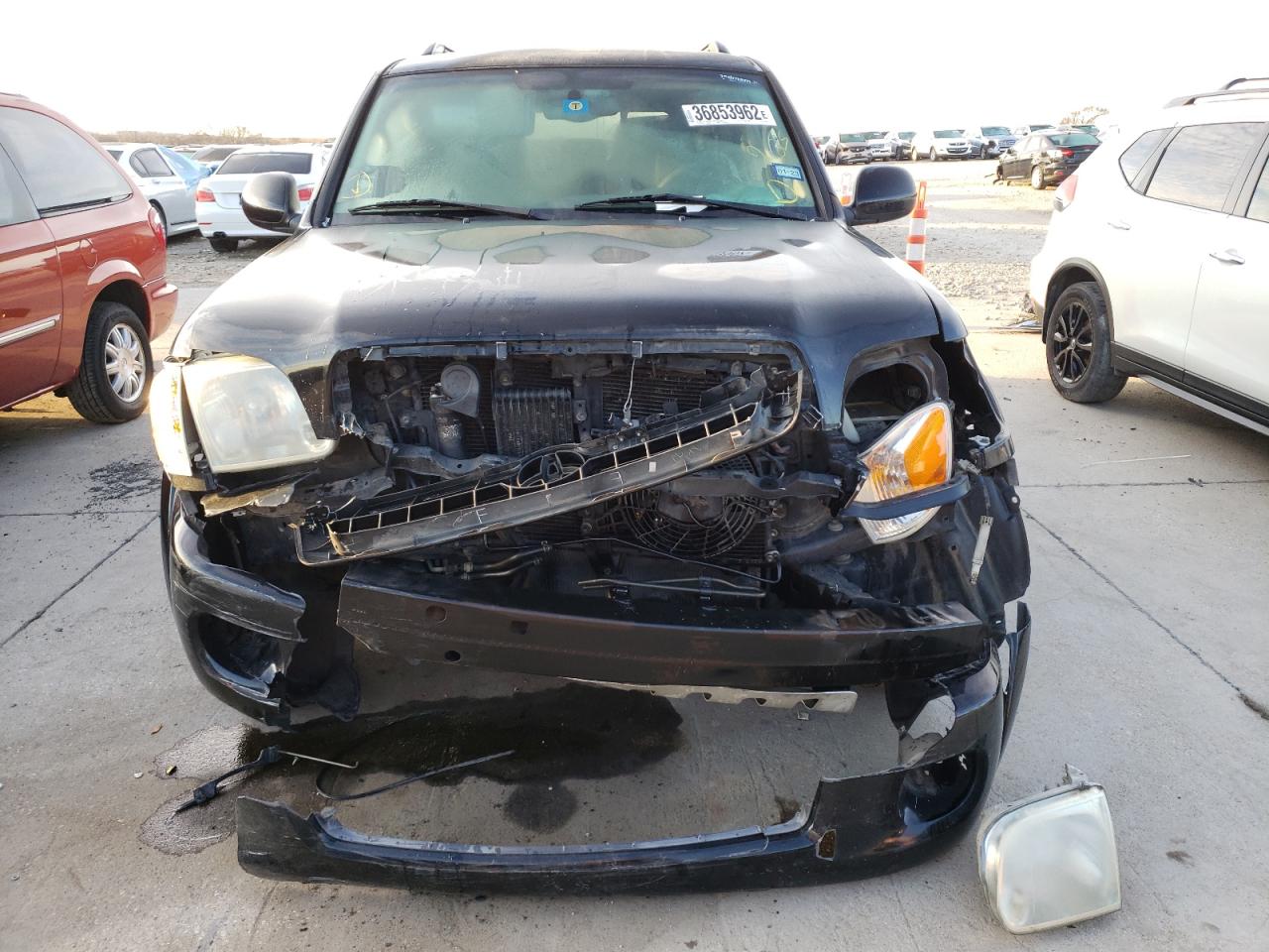 Photo 9 from auction – 2005 TOYOTA SEQUOIA SR with VIN 5TDZT34A85S252957