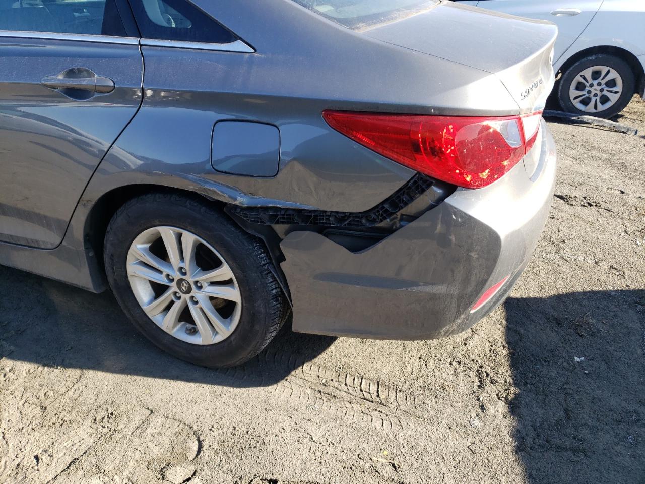 Photo 9 from auction – 2014 HYUNDAI SONATA GLS with VIN 5NPEB4AC8EH856480