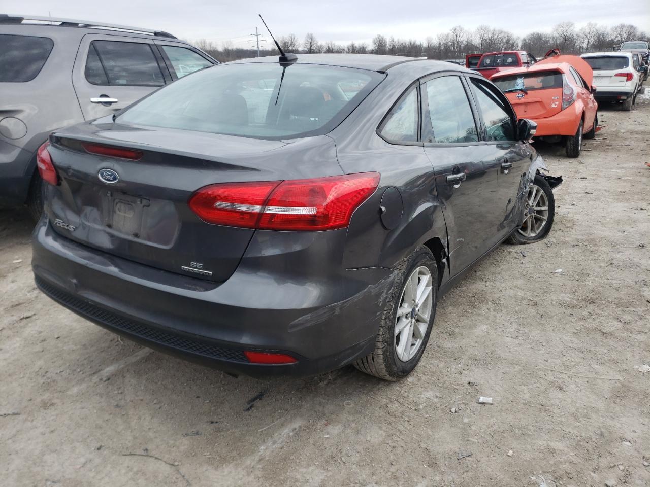 Photo 4 from auction – 2015 FORD FOCUS SE with VIN 1FADP3F27FL383651
