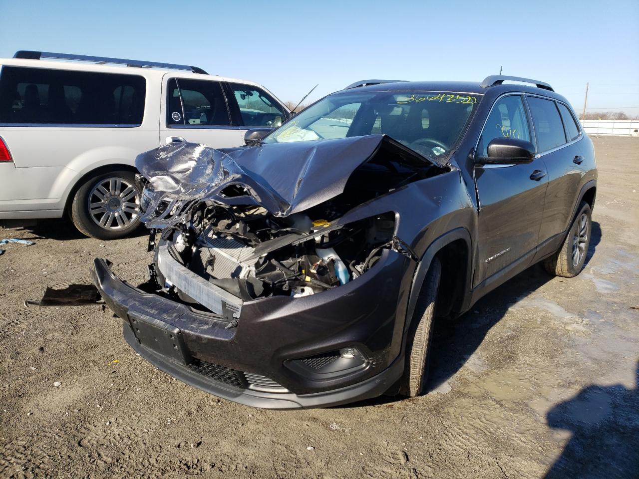 Photo 2 from auction – 2019 JEEP CHEROKEE L with VIN 1C4PJLLB9KD370238