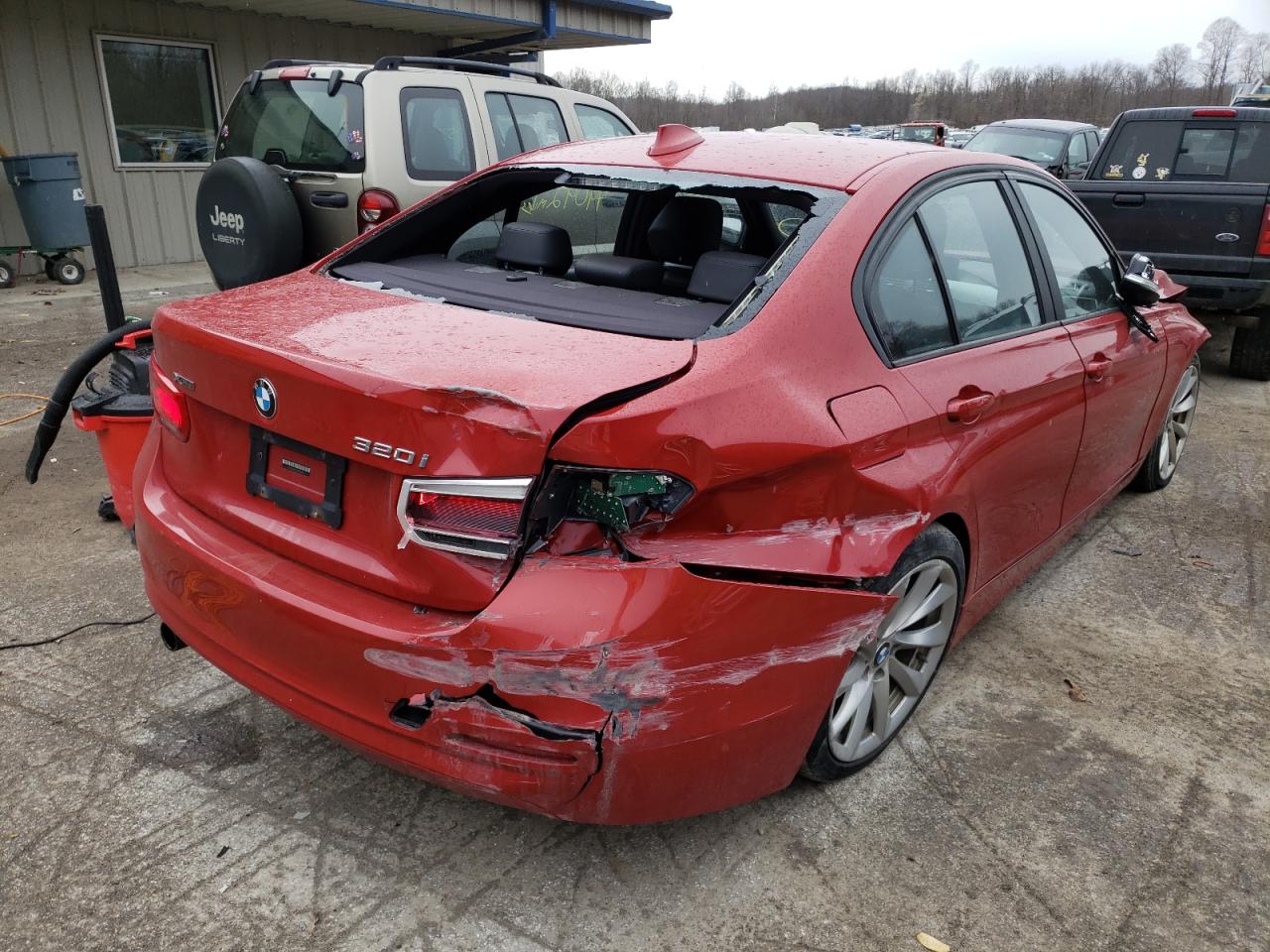 Photo 4 from auction – 2016 BMW 320 XI with VIN WBA8E5G55GNT93068
