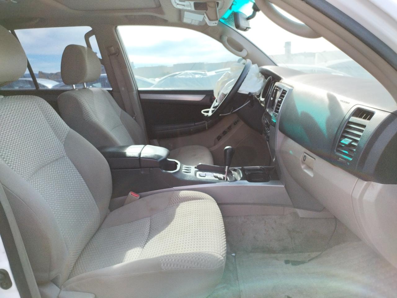 Photo 5 from auction – 2006 TOYOTA 4RUNNER SR with VIN JTEZU14R060067972