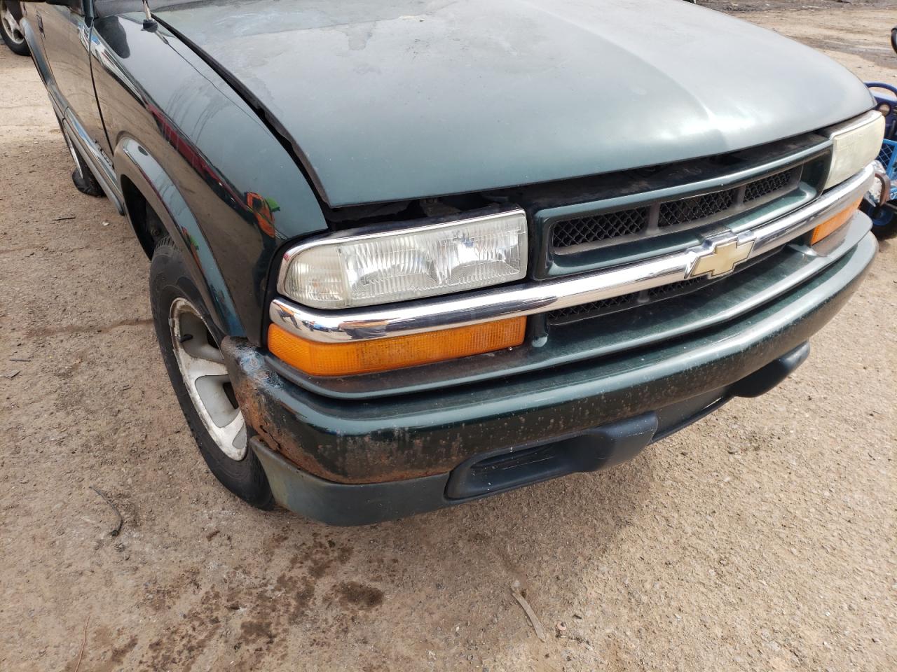 Photo 9 from auction – 2002 CHEVROLET BLAZER with VIN 1GNCS13W12K203149