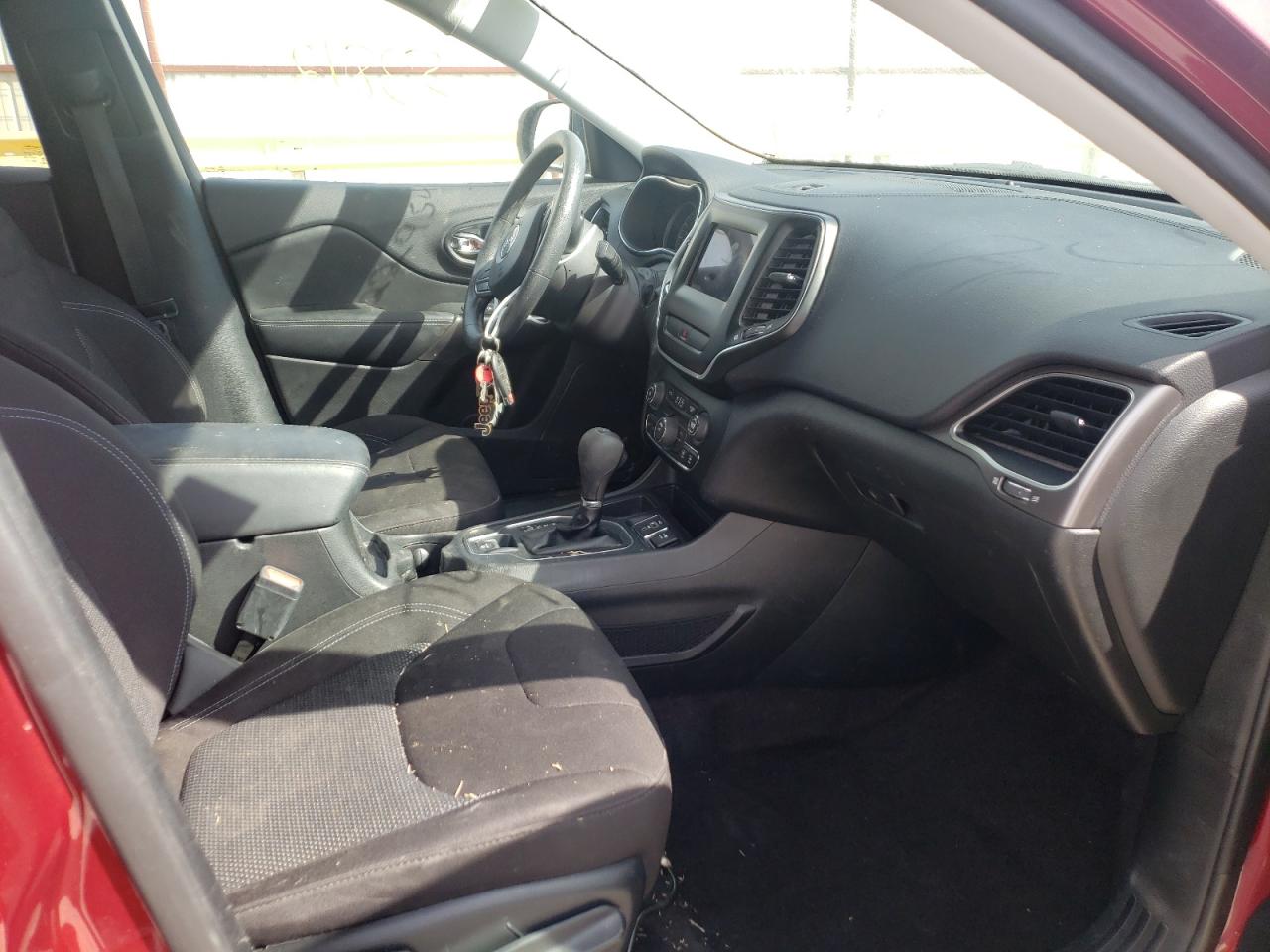Photo 5 from auction – 2019 JEEP CHEROKEE L with VIN 1C4PJLCB8KD222954