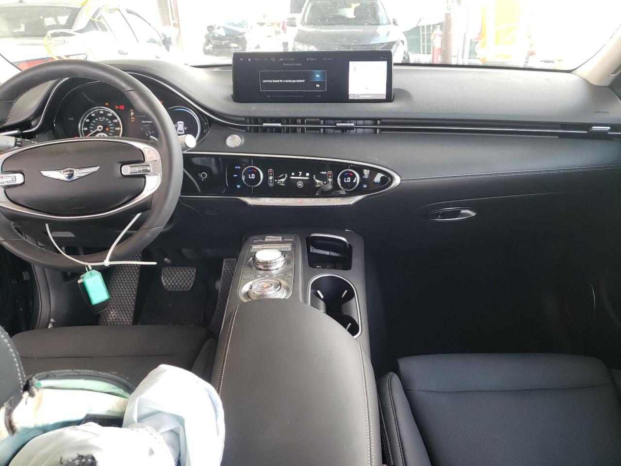 Photo 9 from auction – 2022 GENESIS GV70 BASE with VIN KMUMADTB0NU023696