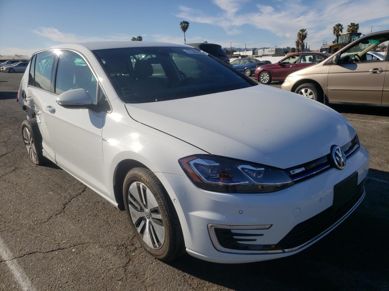 VOLKSWAGEN E-GOLF SEL 2019 with VIN WVWPR7AU2KW913924 - Photo from auction