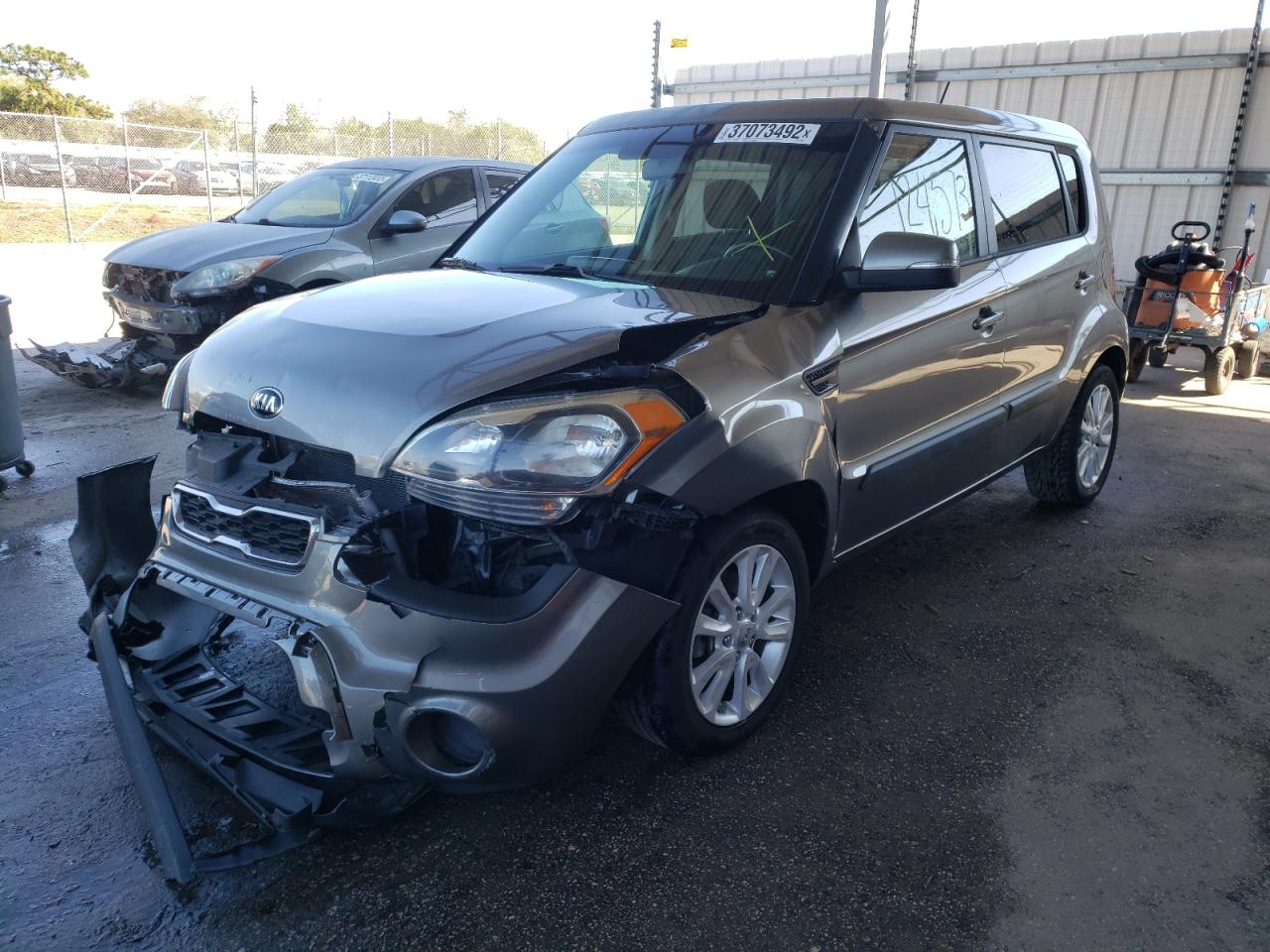 Photo 2 from auction – 2013 KIA SOUL + with VIN KNDJT2A64D7601936