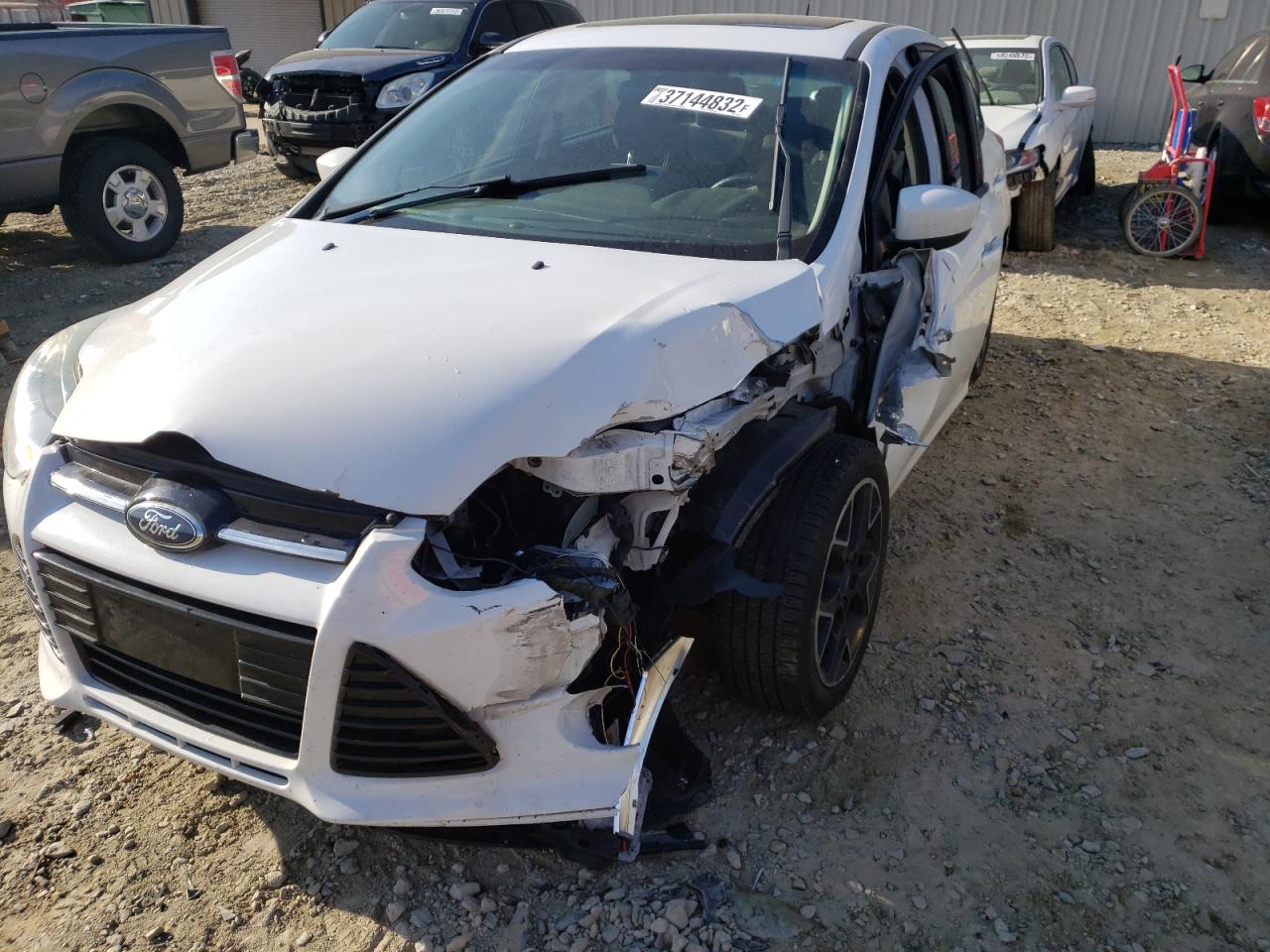 Photo 2 from auction – 2012 FORD FOCUS SE with VIN 1FAHP3K26CL402189