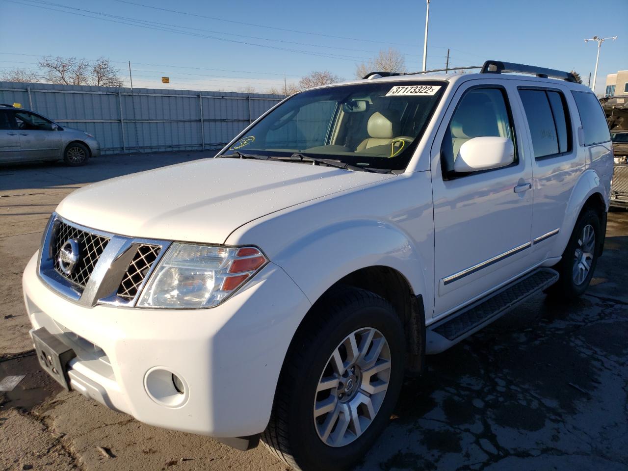 Photo 2 from auction – 2011 NISSAN PATHFINDER with VIN 5N1AR1NB4BC609342