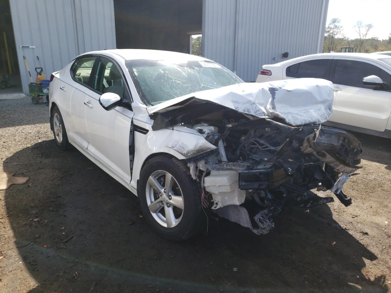 KIA OPTIMA LX 2015 with VIN KNAGM4A72F5639995 - Photo from auction