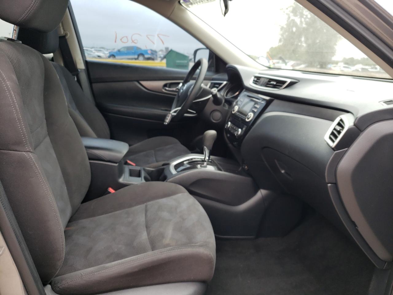 Photo 5 from auction – 2016 NISSAN ROGUE S with VIN KNMAT2MTXGP685301