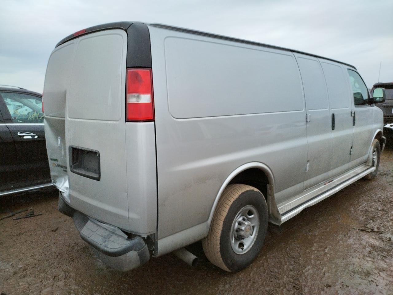 Photo 4 from auction – 2011 CHEVROLET EXPRESS G2 with VIN 1GCWGGCA6B1102211