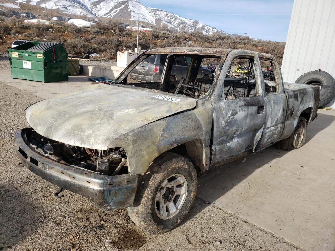 Photo 2 from auction – 2002 CHEVROLET SILVERADO with VIN 2GCEK19T521285868