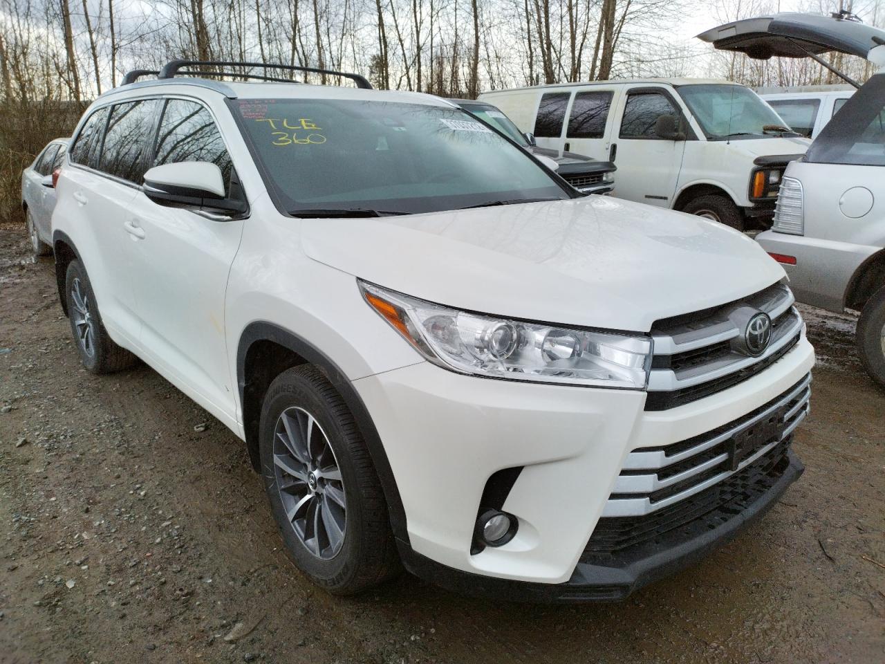 TOYOTA HIGHLANDER 2018 with VIN 5TDJZRFH9JS832169 - Photo from auction