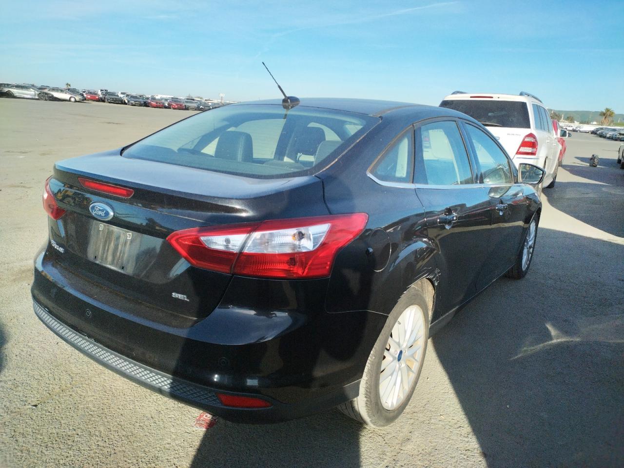 Photo 4 from auction – 2012 FORD FOCUS SEL with VIN 1FAHP3H24CL168562