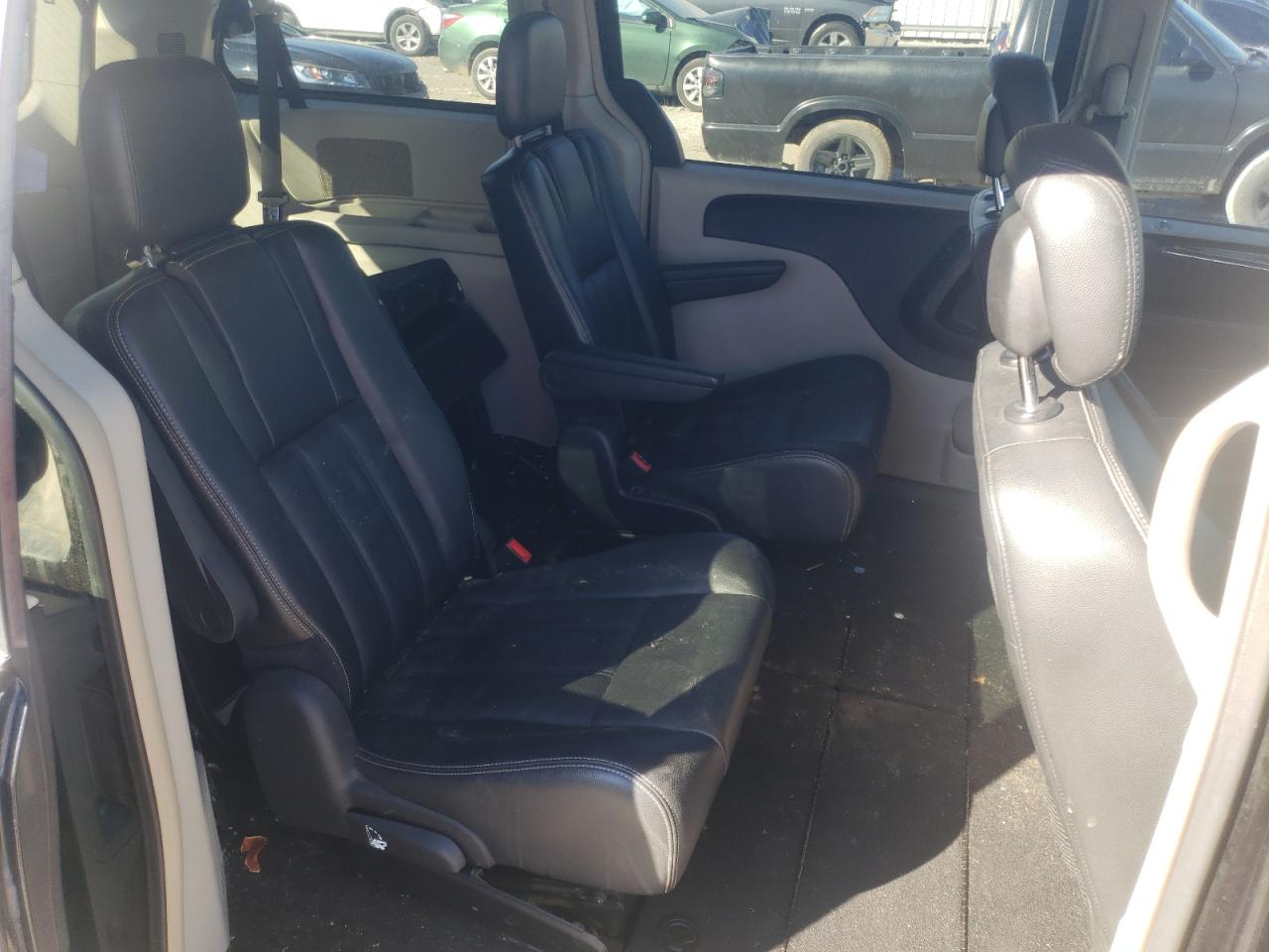 Photo 6 from auction – 2012 CHRYSLER TOWN & COU with VIN 2C4RC1BG9CR251656