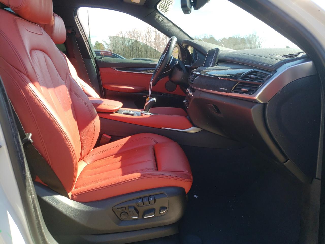 Photo 5 from auction – 2018 BMW X6 XDRIVE3 with VIN 5UXKU2C52J0X49012