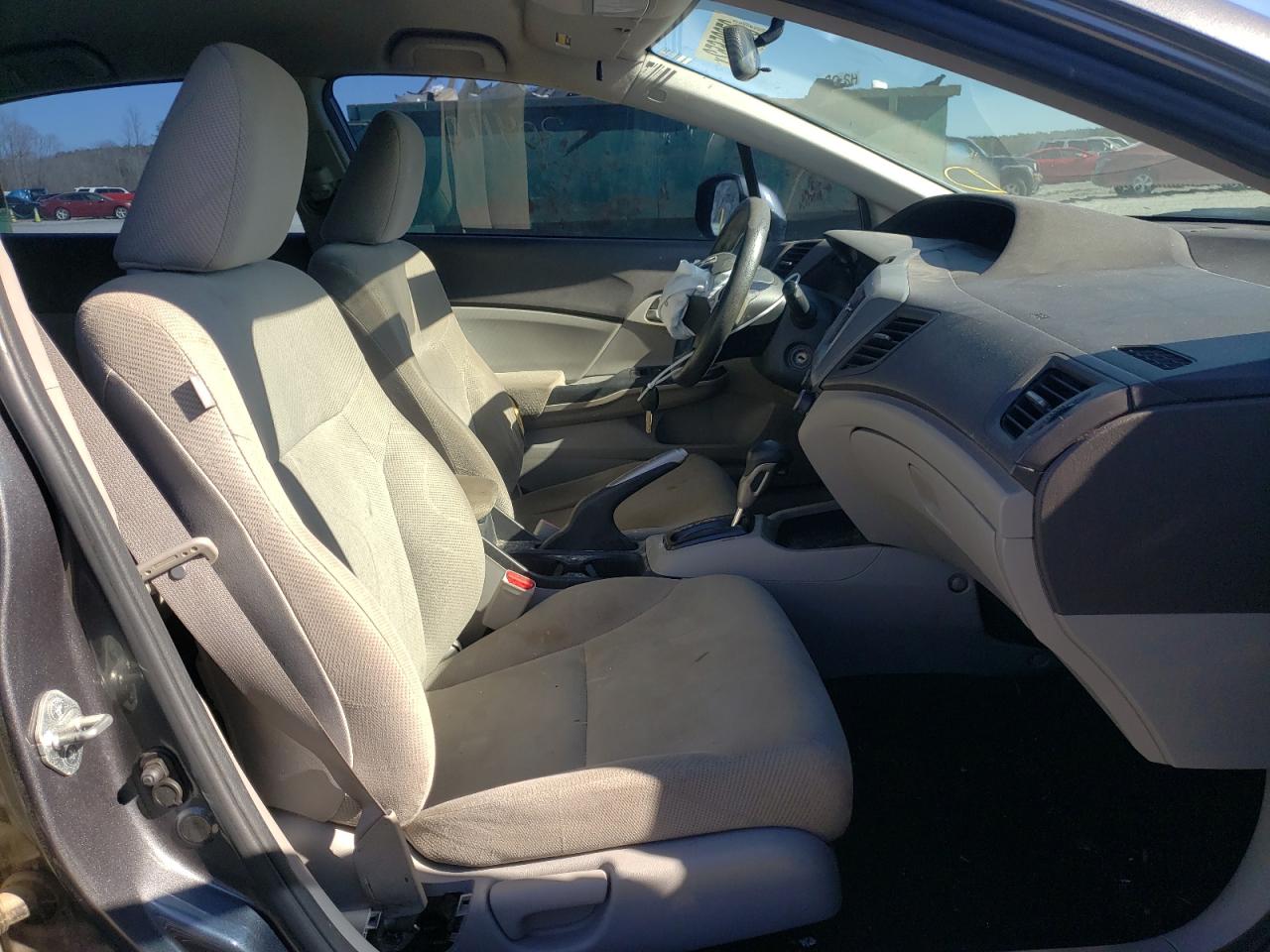 Photo 5 from auction – 2012 HONDA CIVIC LX with VIN 19XFB2F59CE015031