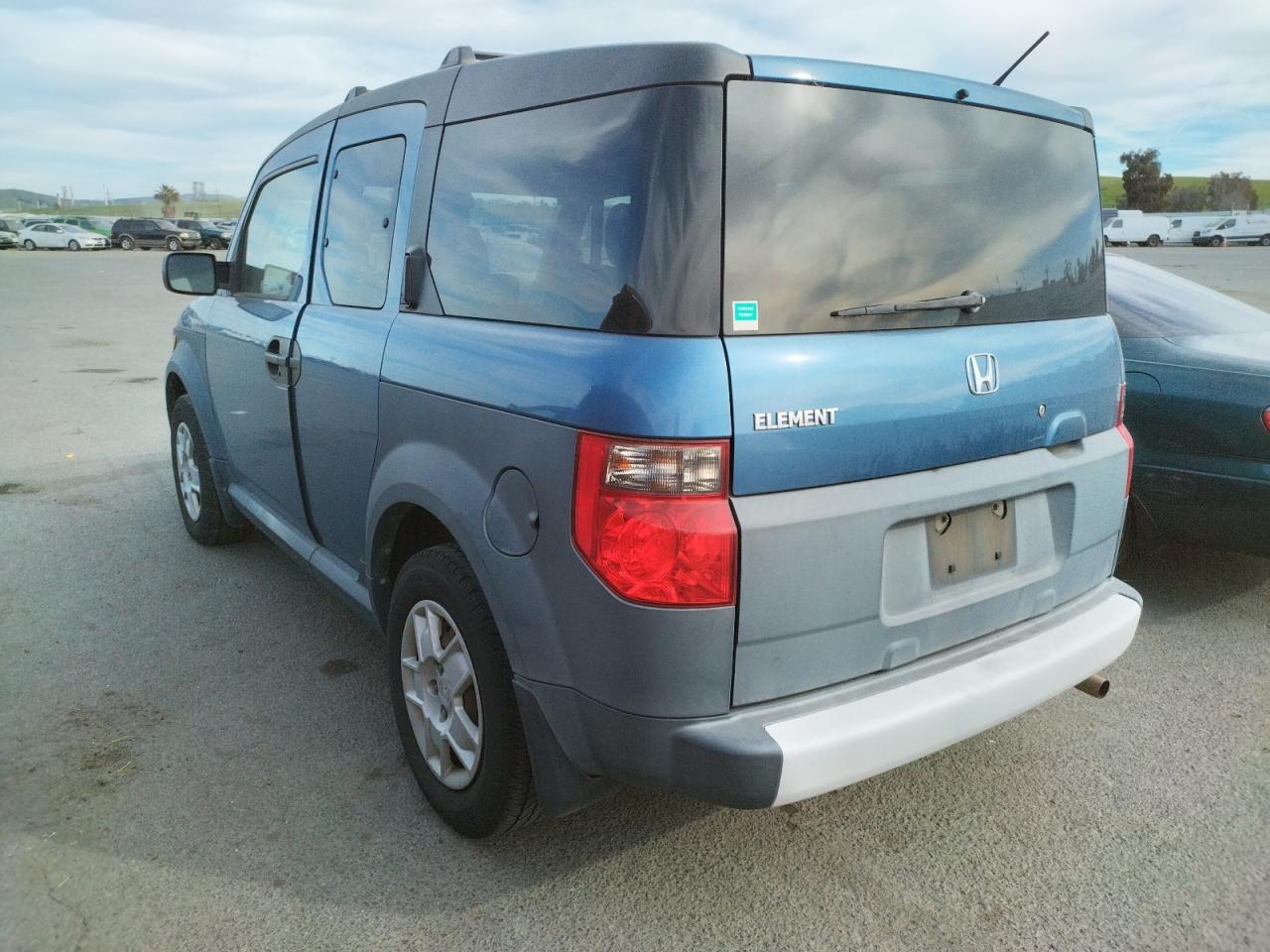 Photo 3 from auction – 2006 HONDA ELEMENT LX with VIN 5J6YH18326L006335
