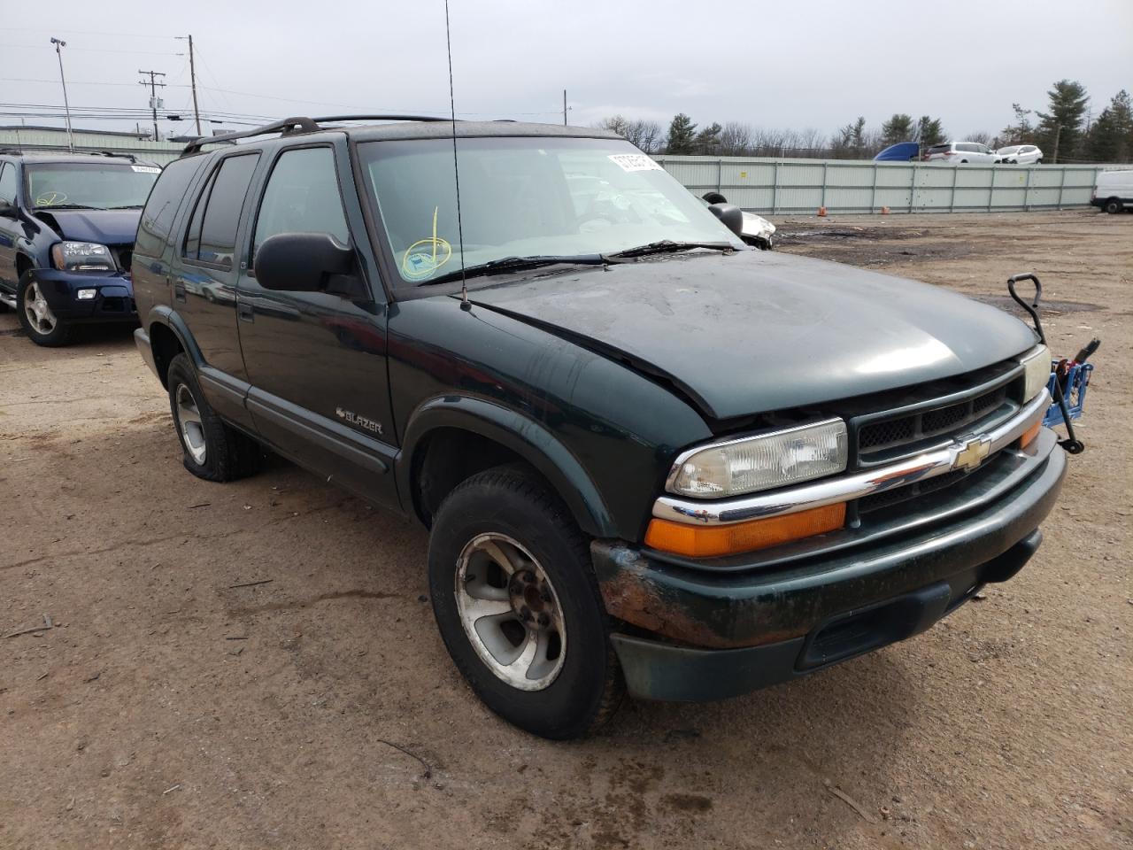 CHEVROLET BLAZER 2002 with VIN 1GNCS13W12K203149 - Photo from auction